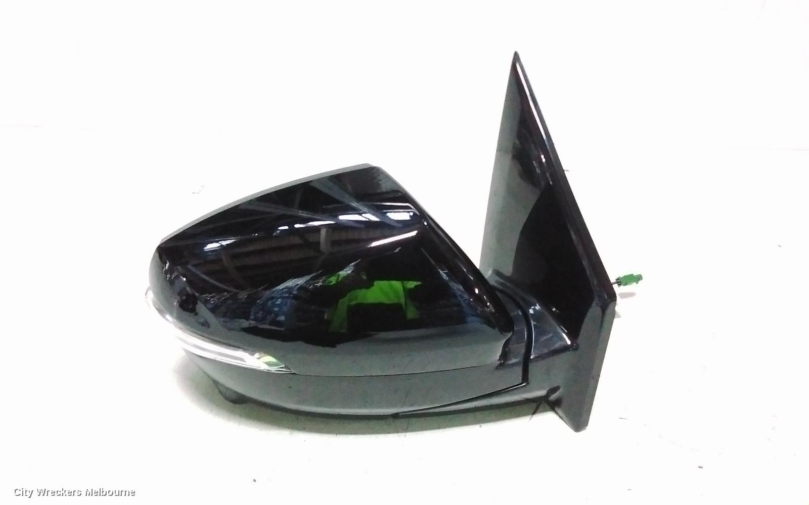 MAHINDRA XUV700 RIGHT DOOR MIRROR, W601, W/ CAMERA TYPE, COLOUR CODED, 01/2023 ONWARDS