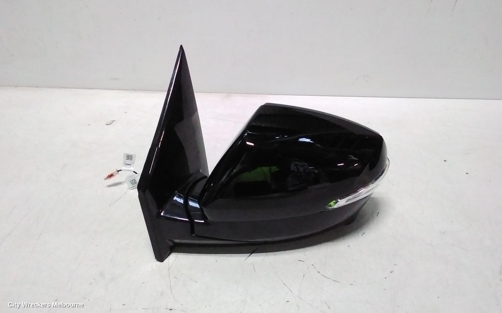 MAHINDRA XUV700 LEFT DOOR MIRROR, W601, W/ CAMERA TYPE, COLOUR CODED, 01/2023 ONWARDS