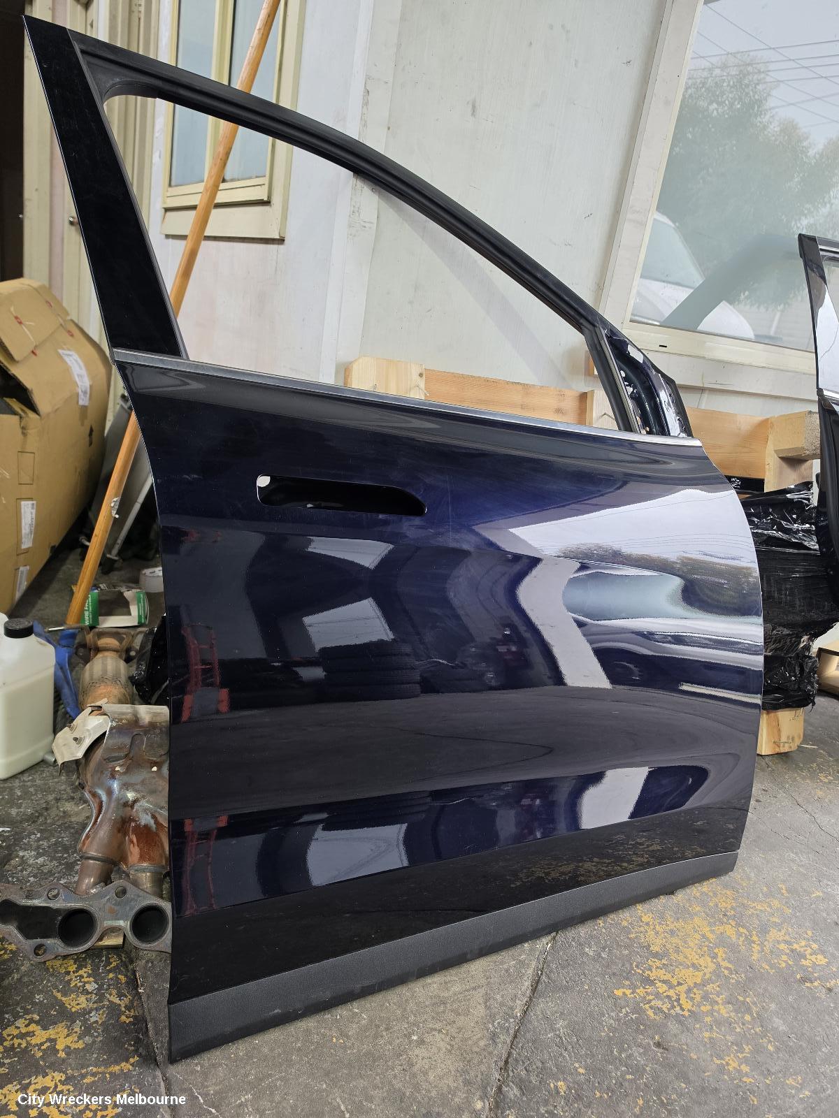 MAHINDRA XUV700 RIGHT FRONT DOOR, W601, 01/2023 ONWARDS