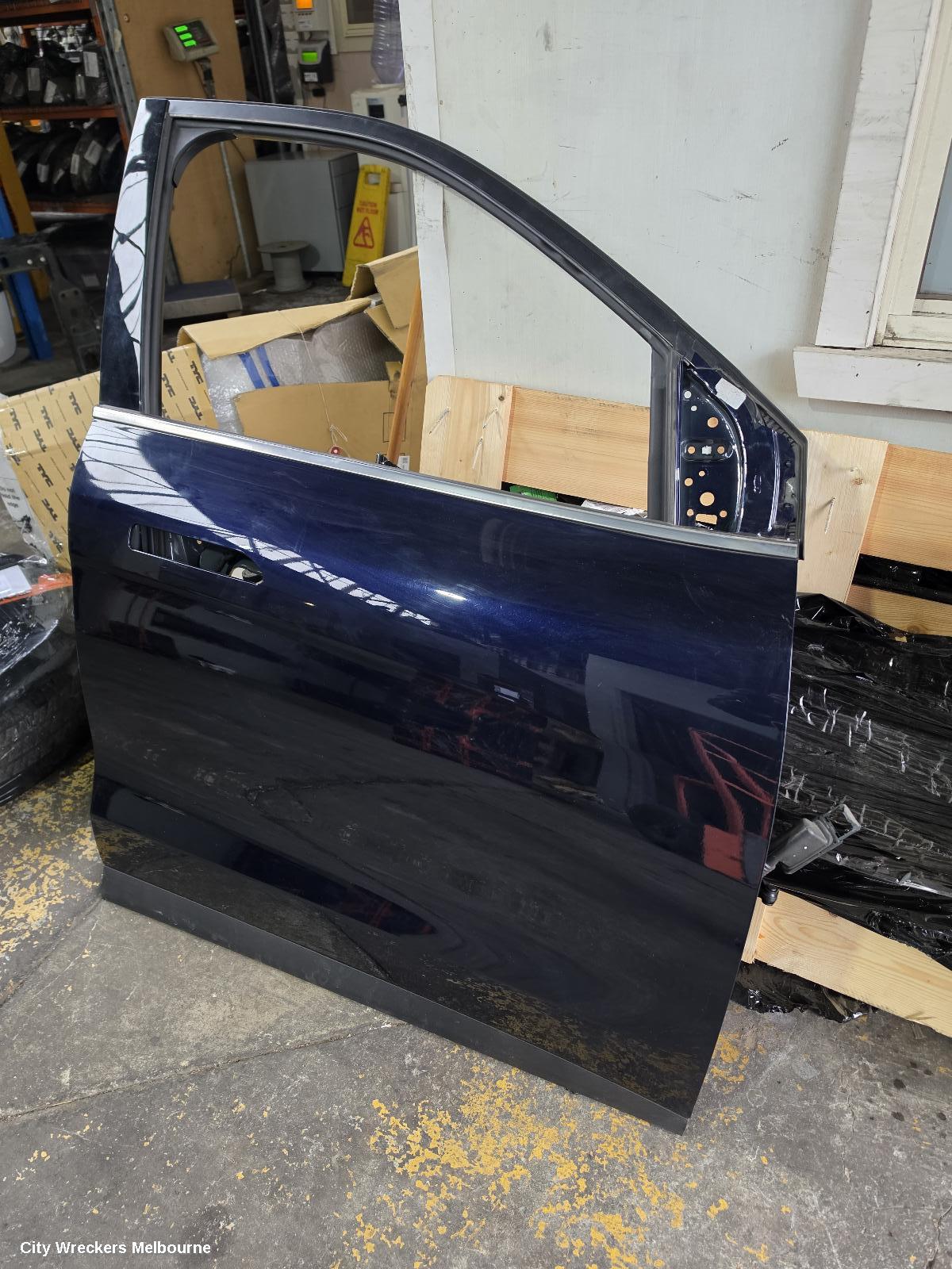 MAHINDRA XUV700 RIGHT FRONT DOOR, W601, 01/2023 ONWARDS