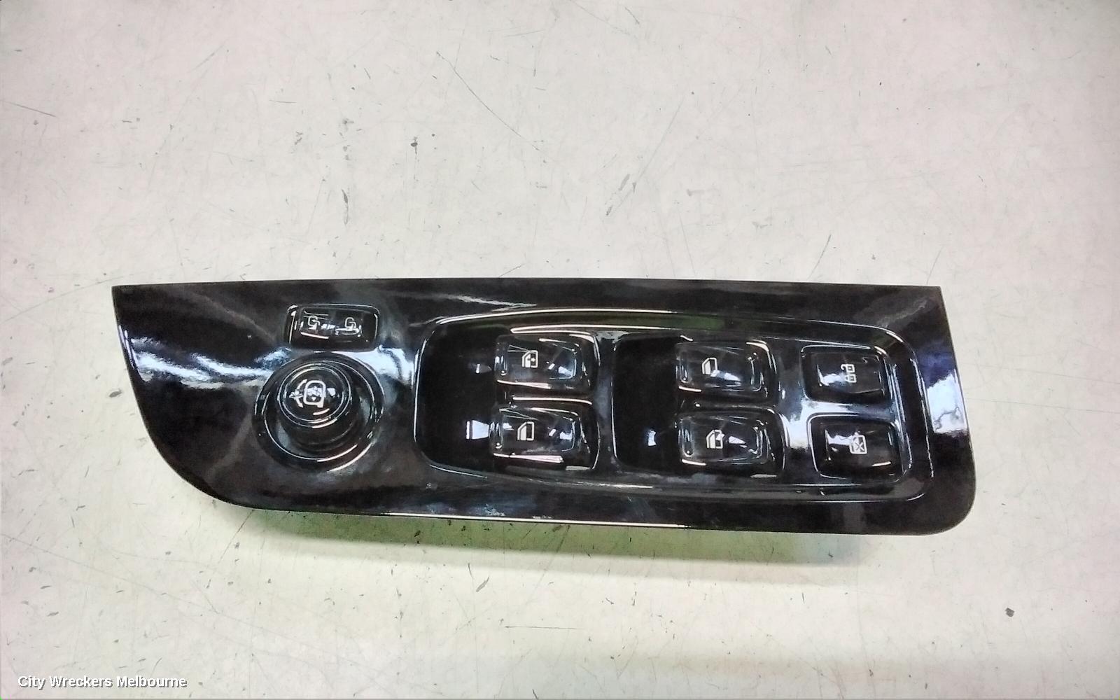 MAHINDRA XUV700 PWR DR WIND SWITCH, W601, RH FRONT (MASTER), 01/2023 ONWARDS