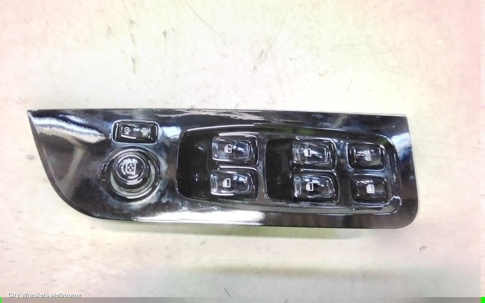 MAHINDRA XUV700 PWR DR WIND SWITCH, W601, RH FRONT (MASTER), 01/2023 ONWARDS