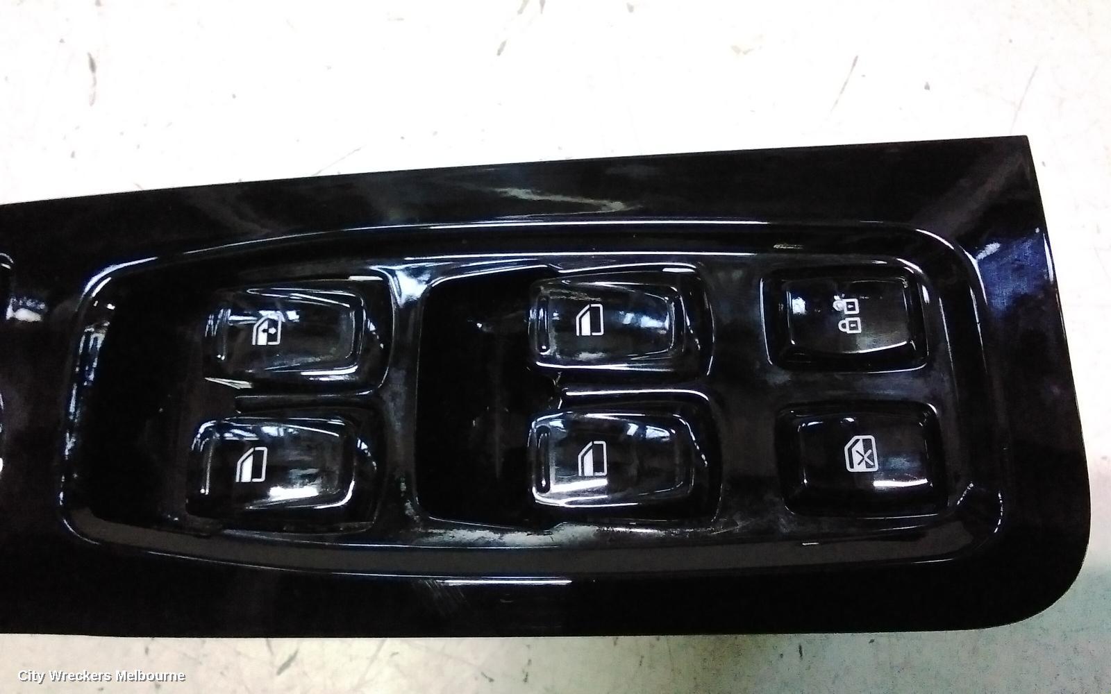 MAHINDRA XUV700 PWR DR WIND SWITCH, W601, RH FRONT (MASTER), 01/2023 ONWARDS