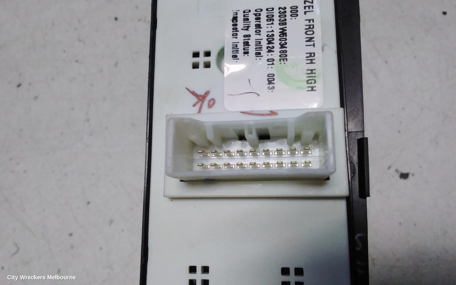 MAHINDRA XUV700 PWR DR WIND SWITCH, W601, RH FRONT (MASTER), 01/2023 ONWARDS