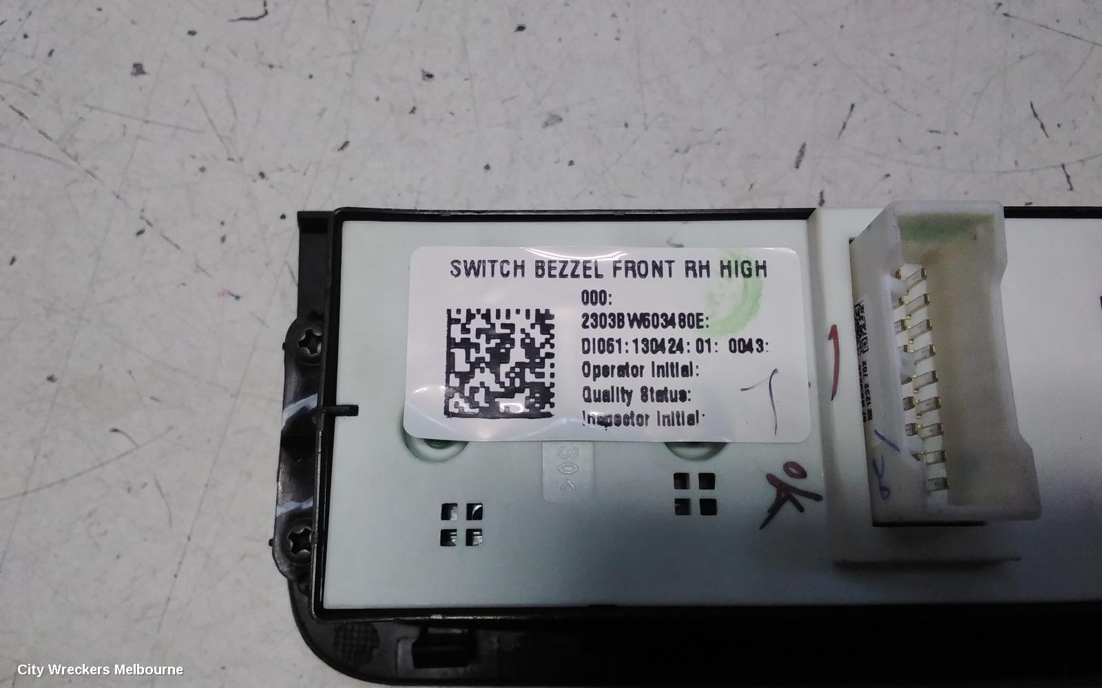 MAHINDRA XUV700 PWR DR WIND SWITCH, W601, RH FRONT (MASTER), 01/2023 ONWARDS