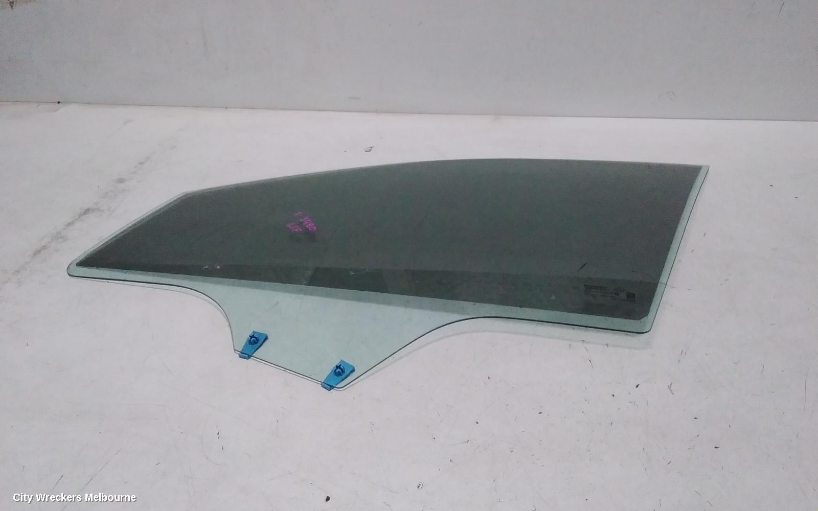 MAHINDRA XUV700 LEFT FRONT DOOR WINDOW, W601, 01/2023 ONWARDS