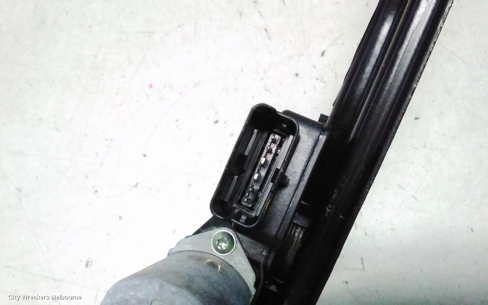 MAHINDRA XUV700 RIGHT FRONT WINDOW REG/MOTOR, W601, 01/2023 ONWARDS