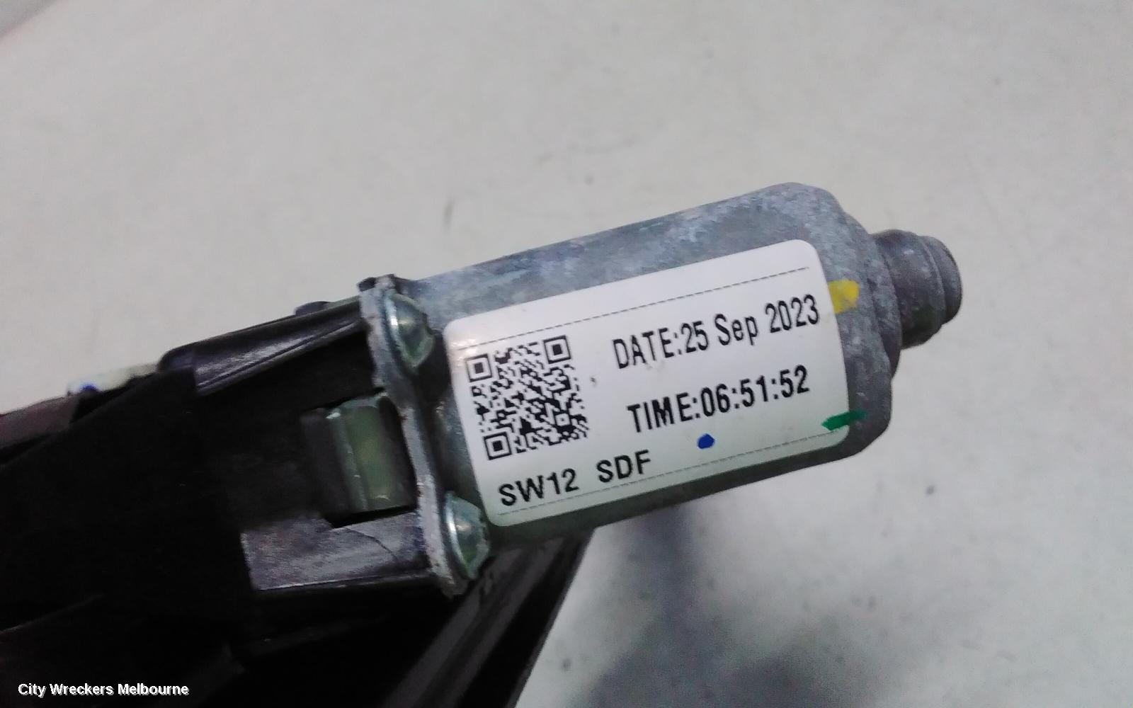 MAHINDRA XUV700 RIGHT FRONT WINDOW REG/MOTOR, W601, 01/2023 ONWARDS