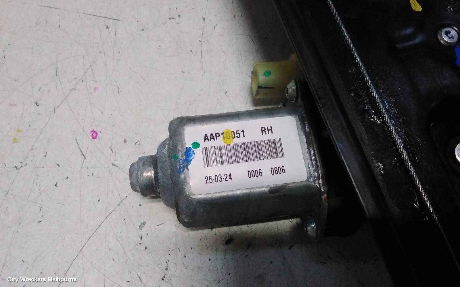 MAHINDRA XUV700 RIGHT REAR WND REG/MOTOR, W601, 01/2023 ONWARDS