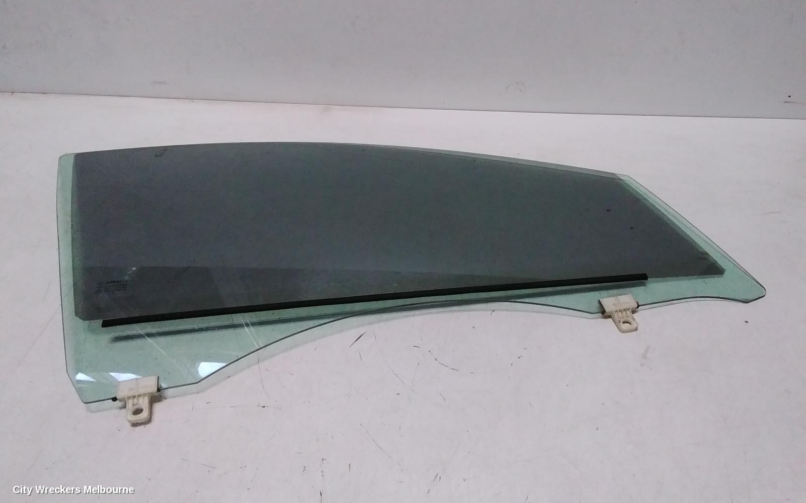 RENAULT MEGANE RIGHT FRONT DOOR WINDOW, X32/X95, 09/2010 - 05/2016