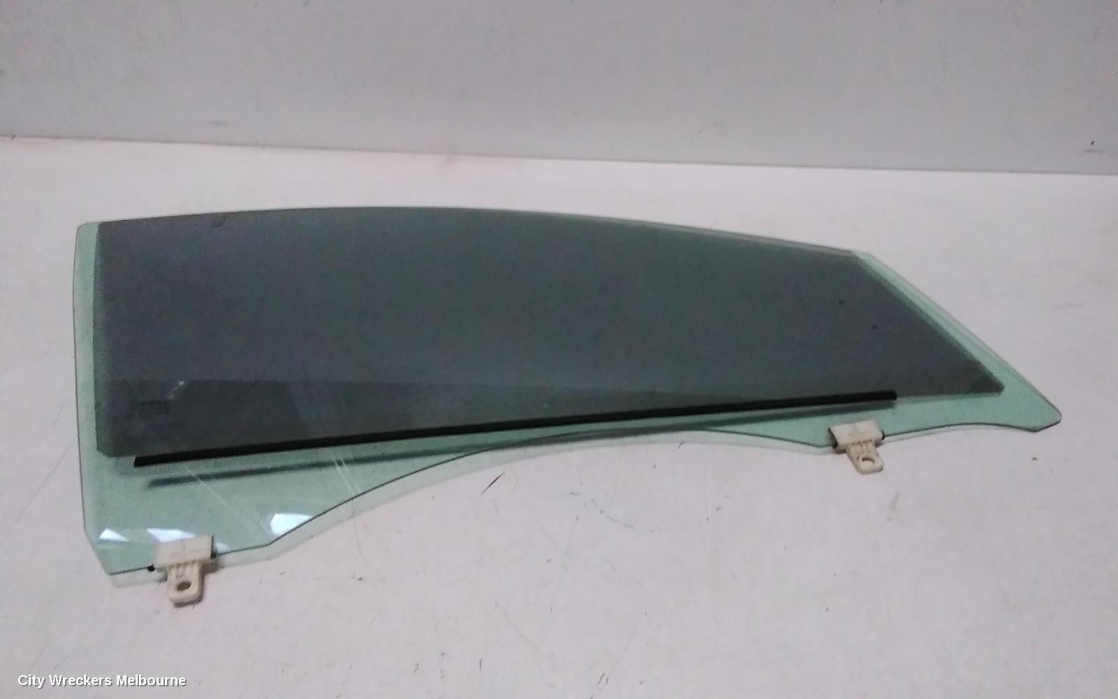RENAULT MEGANE RIGHT FRONT DOOR WINDOW, X32/X95, 09/2010 - 05/2016