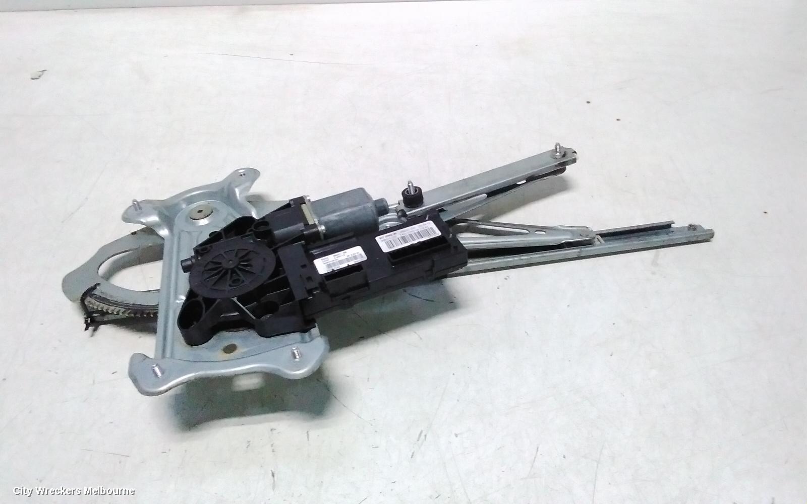 RENAULT MEGANE RIGHT FRONT WINDOW REG/MOTOR, X32/X95, 09/2010 - 05/2016