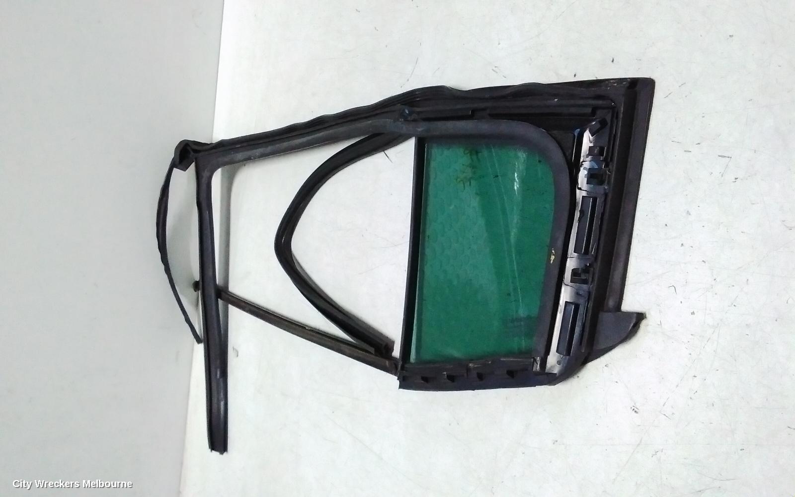 RENAULT MEGANE RIGHT REAR 1/4 DOOR GLASS, X32/X95, 09/2010 - 05/2016