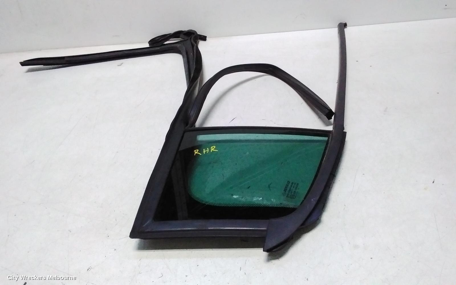 RENAULT MEGANE RIGHT REAR 1/4 DOOR GLASS, X32/X95, 09/2010 - 05/2016