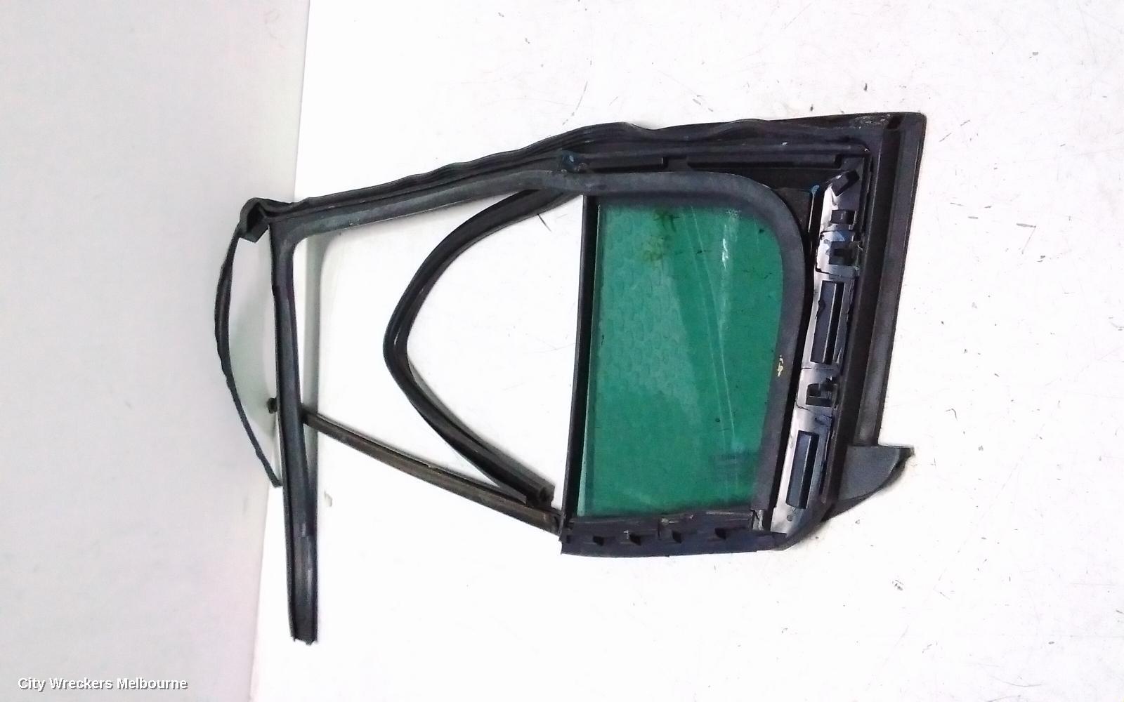 RENAULT MEGANE RIGHT REAR 1/4 DOOR GLASS, X32/X95, 09/2010 - 05/2016