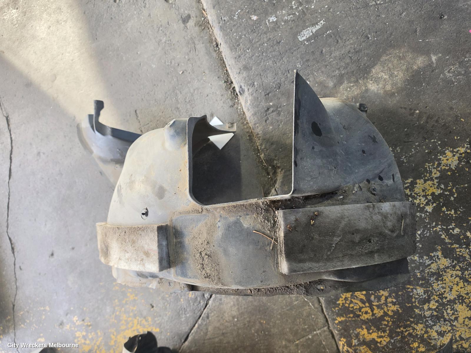 VOLKSWAGEN TIGUAN LEFT GUARD LINER, 5N, 05/2008 - 08/2016