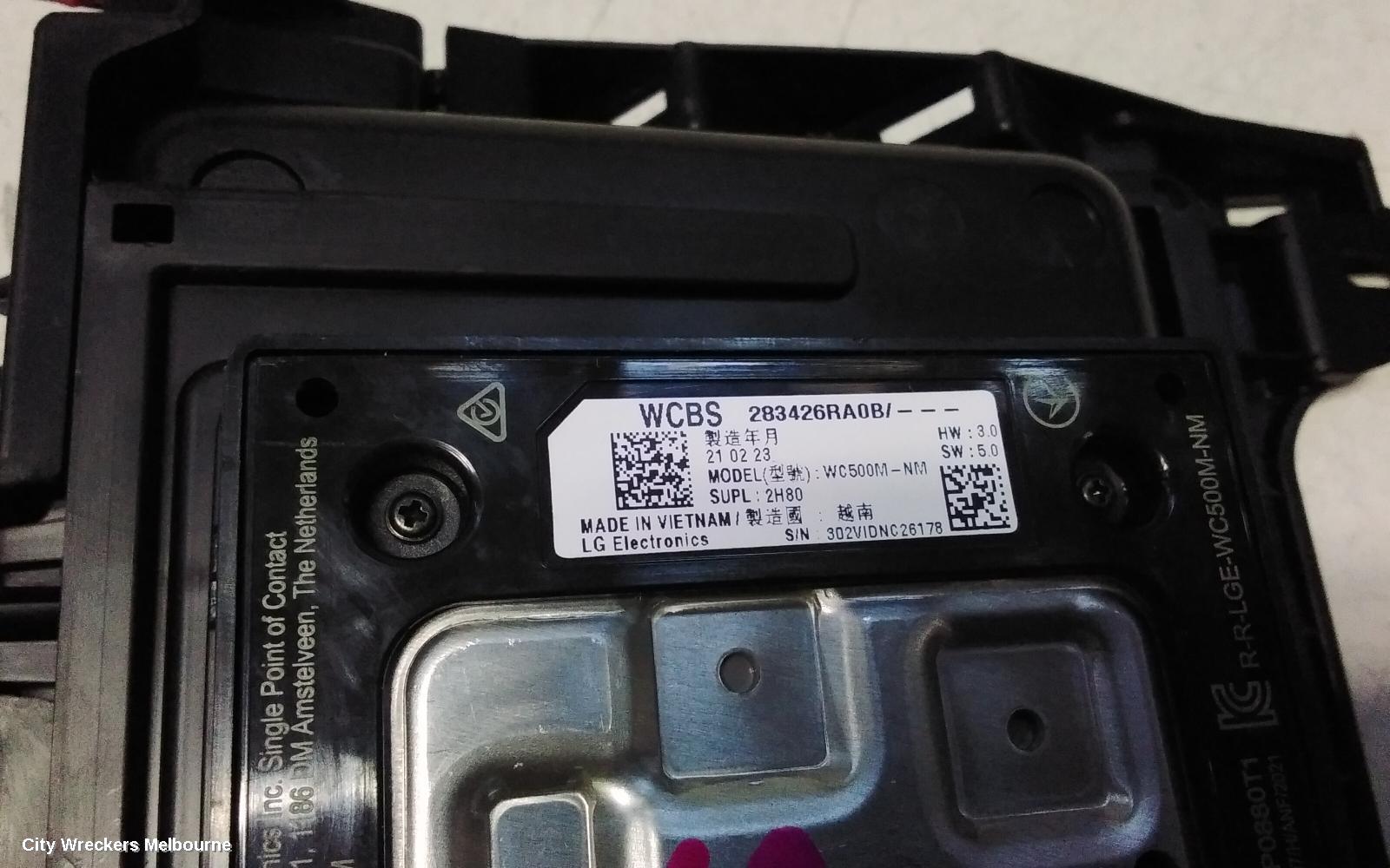 MITSUBISHI OUTLANDER, ZM, WIRELESS CHARGING PAD (IN FRONT OF CENTRE CONSOLE), 08/2021 ONWARDS, MOBIL CHARGER: 147923