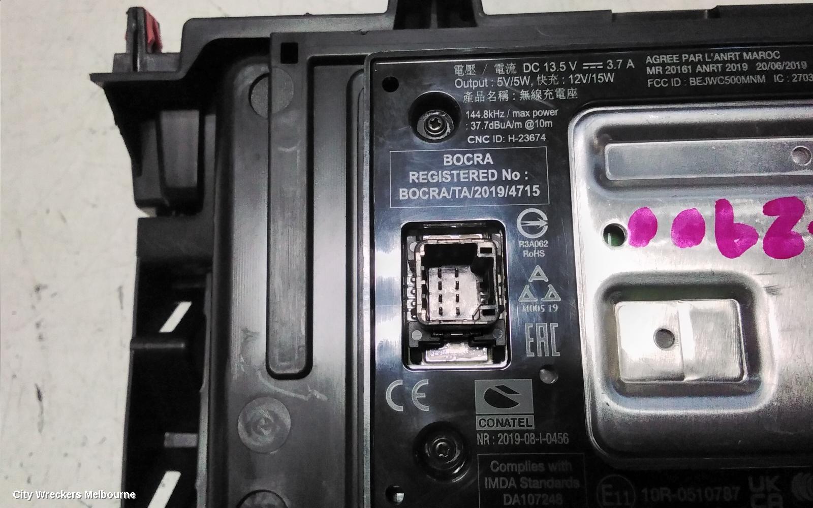MITSUBISHI OUTLANDER, ZM, WIRELESS CHARGING PAD (IN FRONT OF CENTRE CONSOLE), 08/2021 ONWARDS, MOBIL CHARGER: 147923