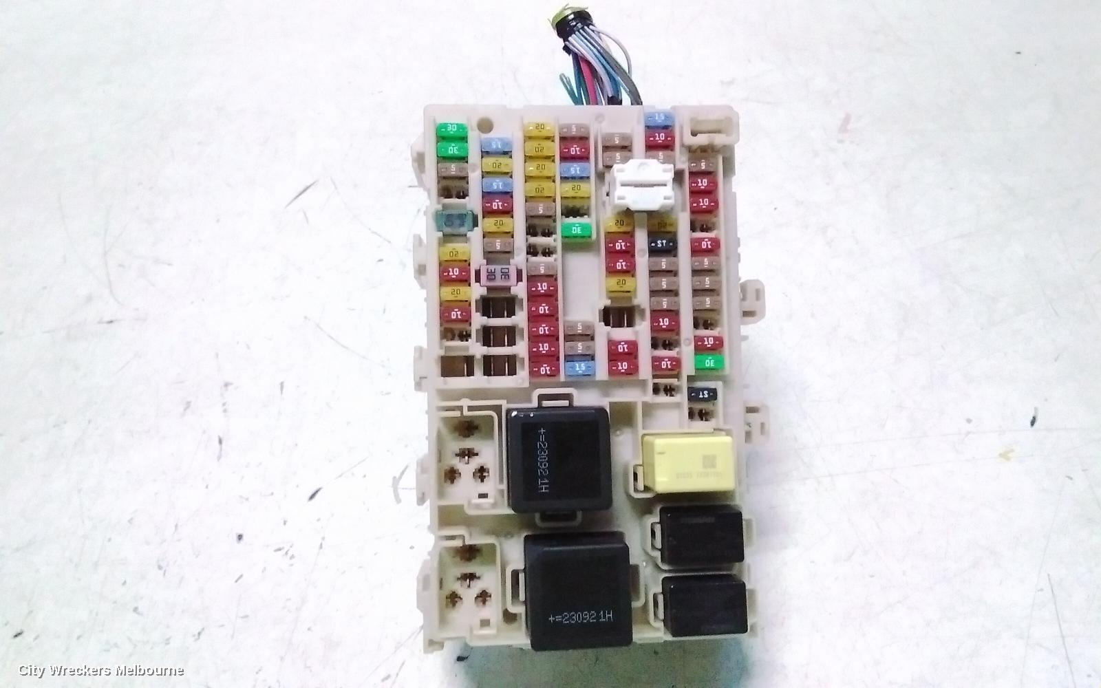 MITSUBISHI OUTLANDER FUSE BOX, ZM, UNDER DASH, 08/2021 ONWARDS