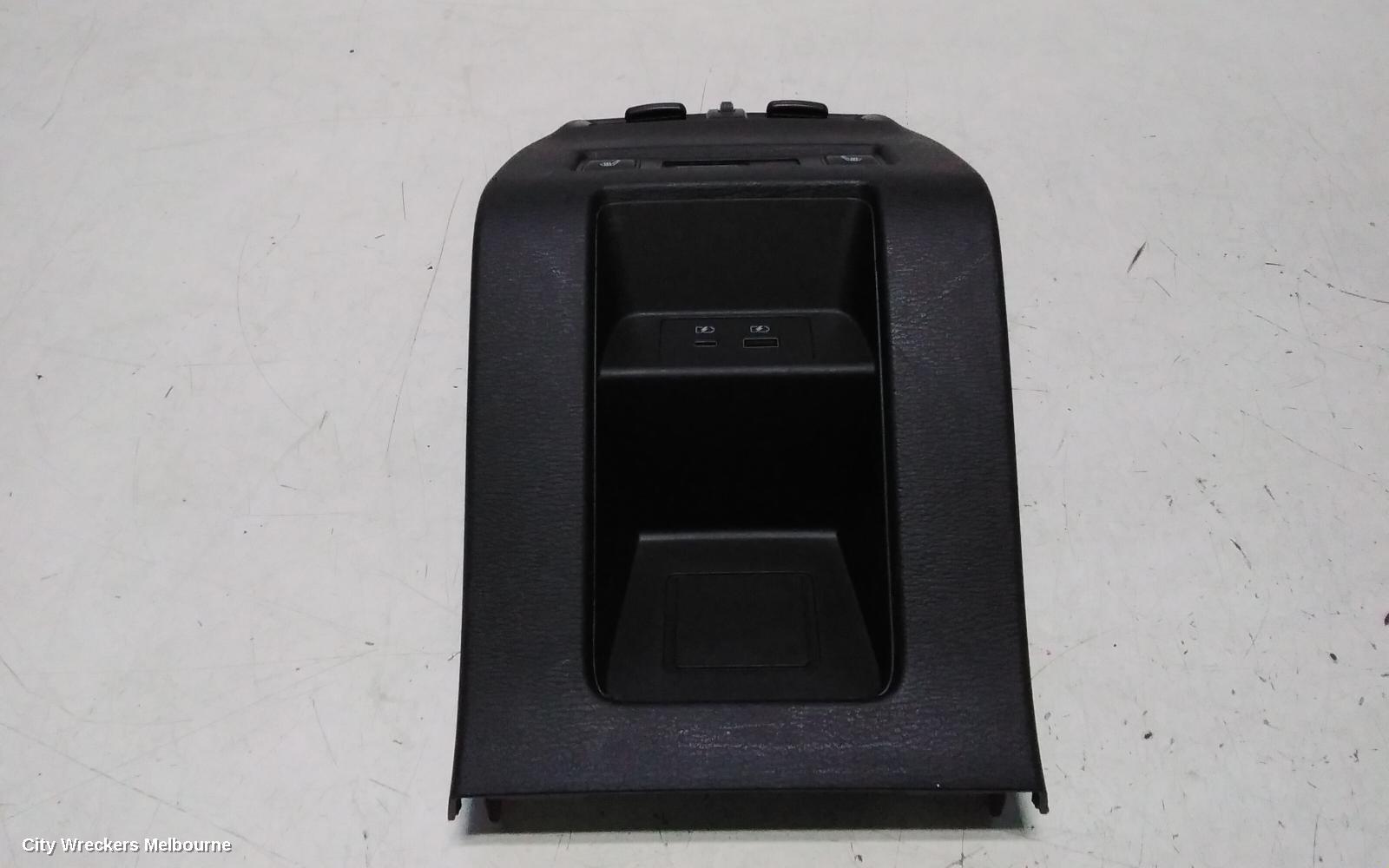 MITSUBISHI OUTLANDER, ZM, 08/2021 ONWARDS, REAR CONSOL AIRVENT WITH REAR SEAT WARMER SWITCH: 147943