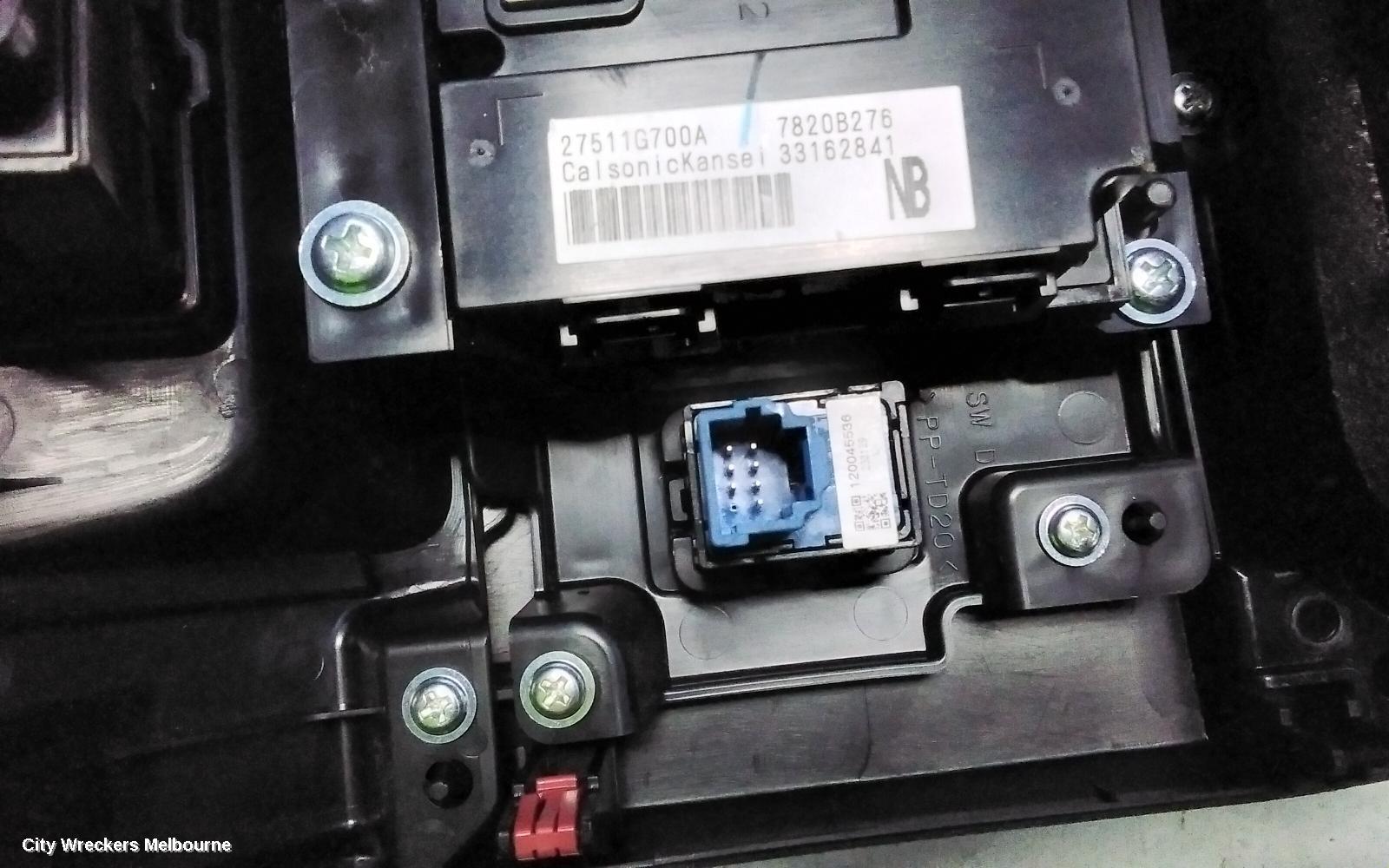 MITSUBISHI OUTLANDER, ZM, 08/2021 ONWARDS, REAR CONSOL AIRVENT WITH REAR SEAT WARMER SWITCH: 147943