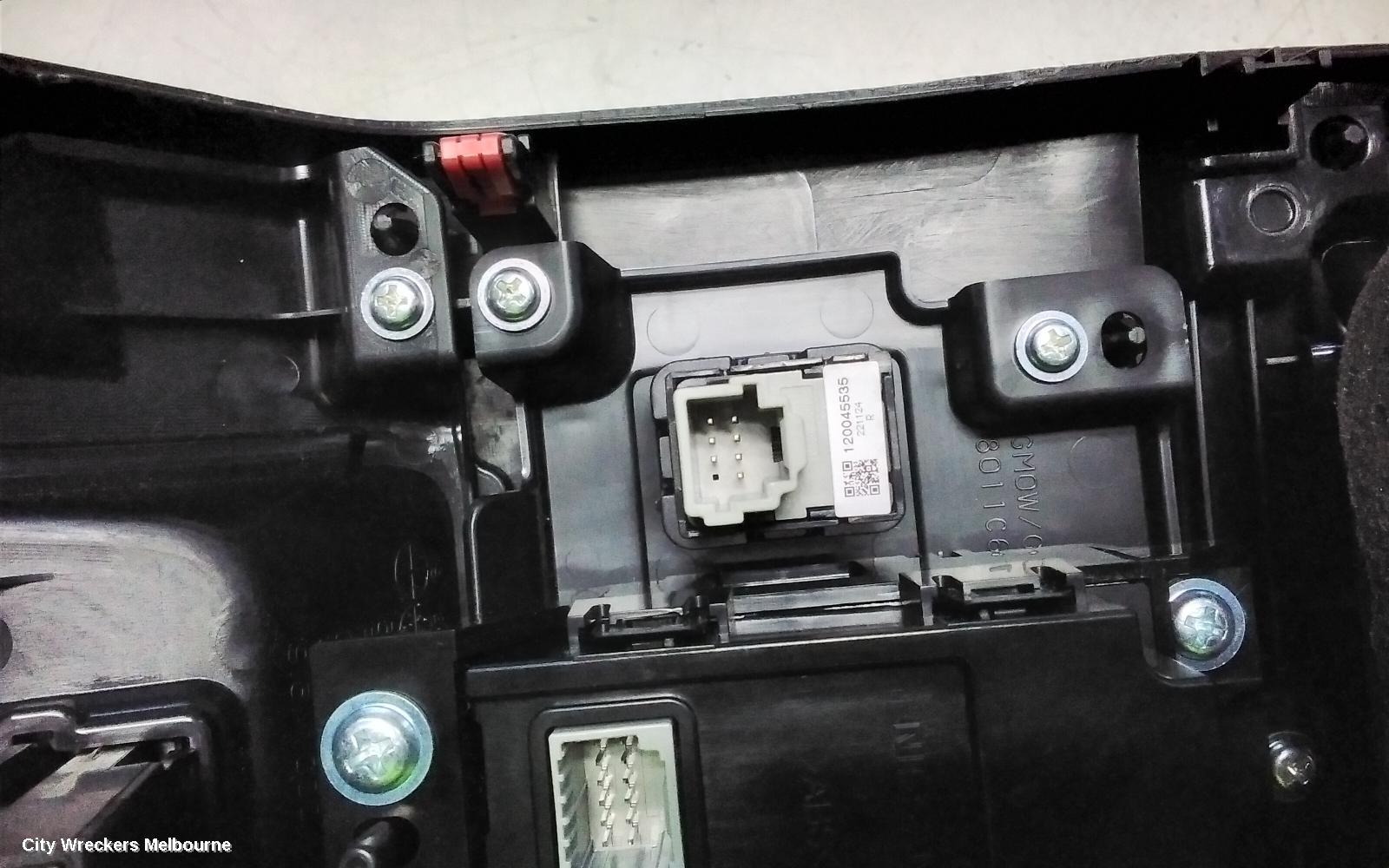 MITSUBISHI OUTLANDER, ZM, 08/2021 ONWARDS, REAR CONSOL AIRVENT WITH REAR SEAT WARMER SWITCH: 147943