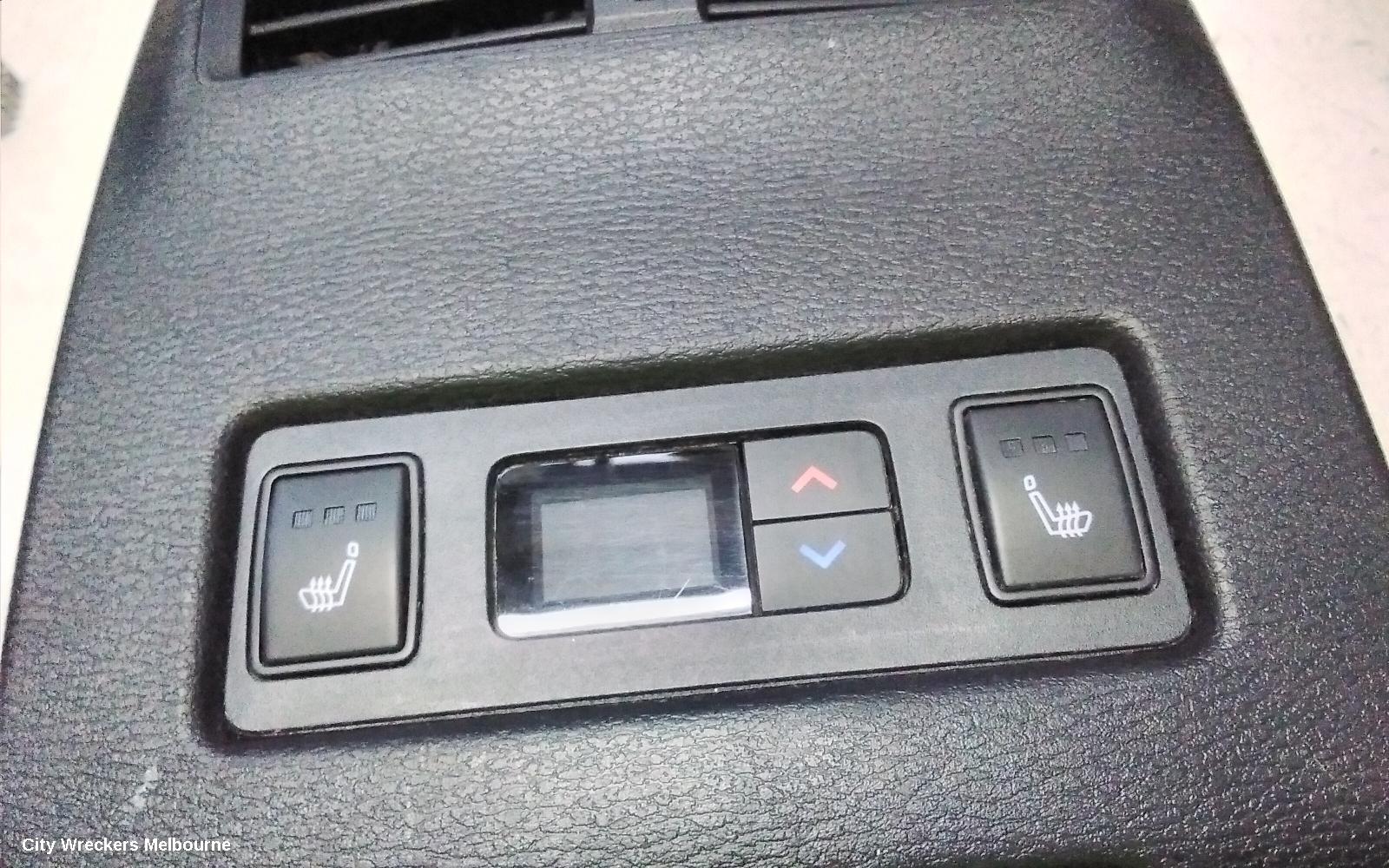 MITSUBISHI OUTLANDER, ZM, 08/2021 ONWARDS, REAR CONSOL AIRVENT WITH REAR SEAT WARMER SWITCH: 147943