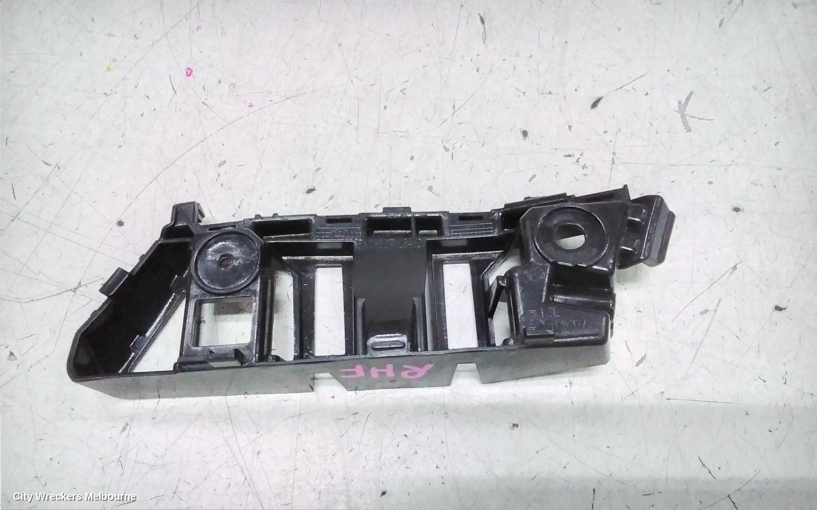 VOLKSWAGEN TIGUAN, 5N 08/2011 - 08/2016, RHF BAR BRACKET ~ WVGZZZ5NZEW018752: 148018
