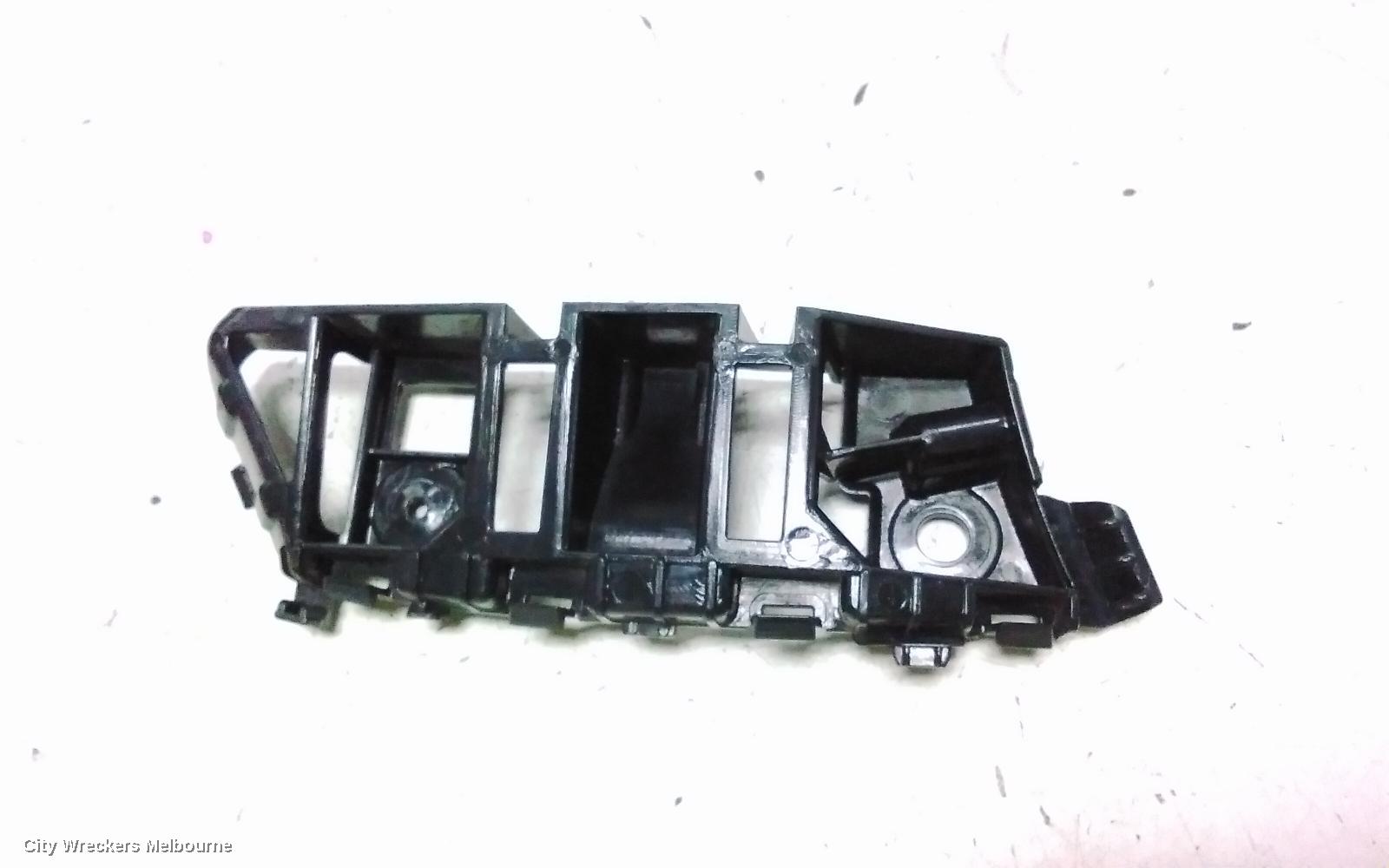 VOLKSWAGEN TIGUAN, 5N 08/2011 - 08/2016, RHF BAR BRACKET ~ WVGZZZ5NZEW018752: 148018