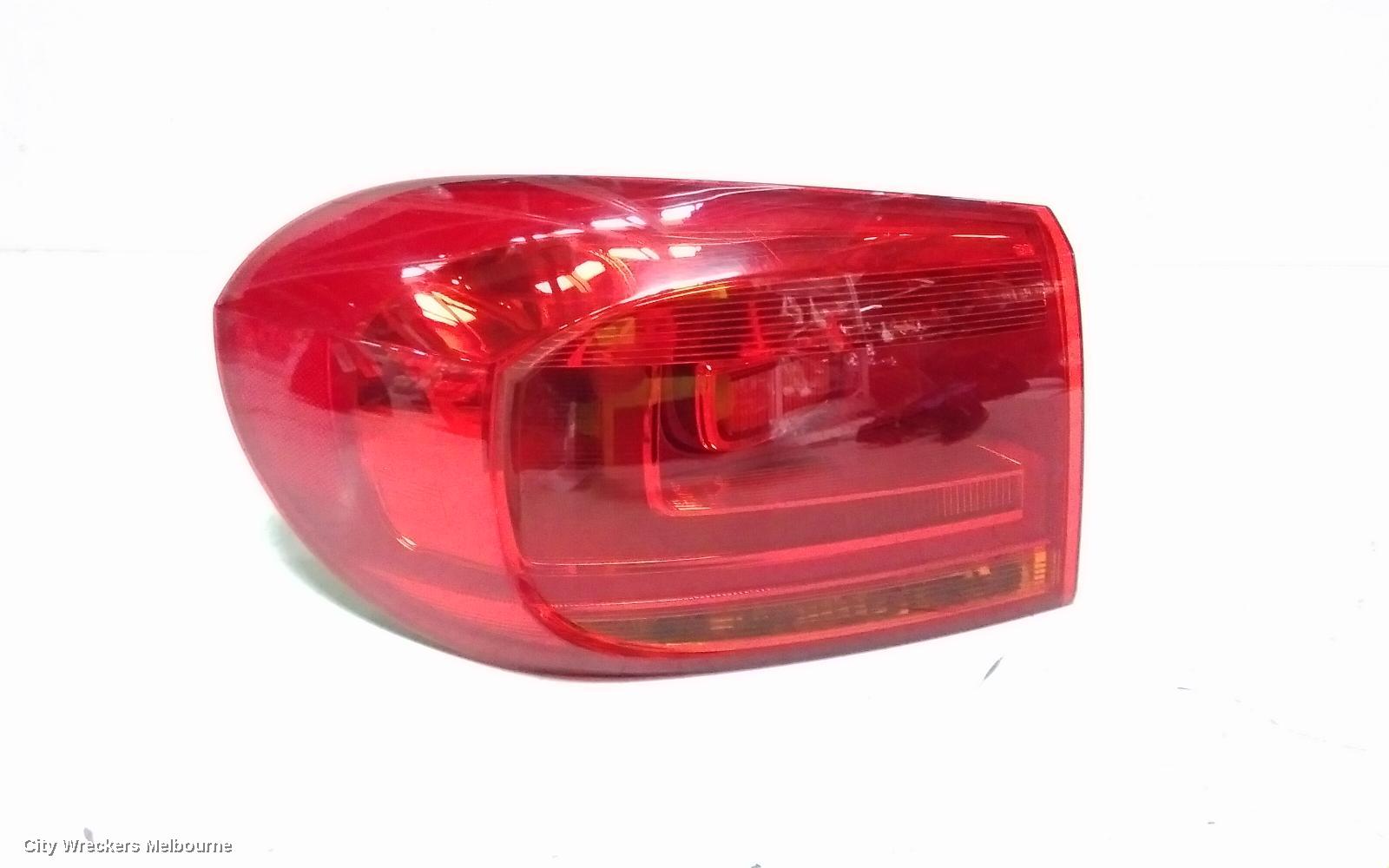 VOLKSWAGEN TIGUAN LEFT TAILLIGHT, 5N, 07/2011 - 08/2016