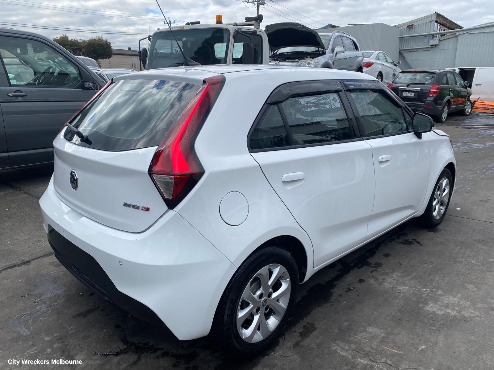 MG MG3 LEFT DOOR MIRROR, SZP1, BLACK, 07/2016 ONWARDS