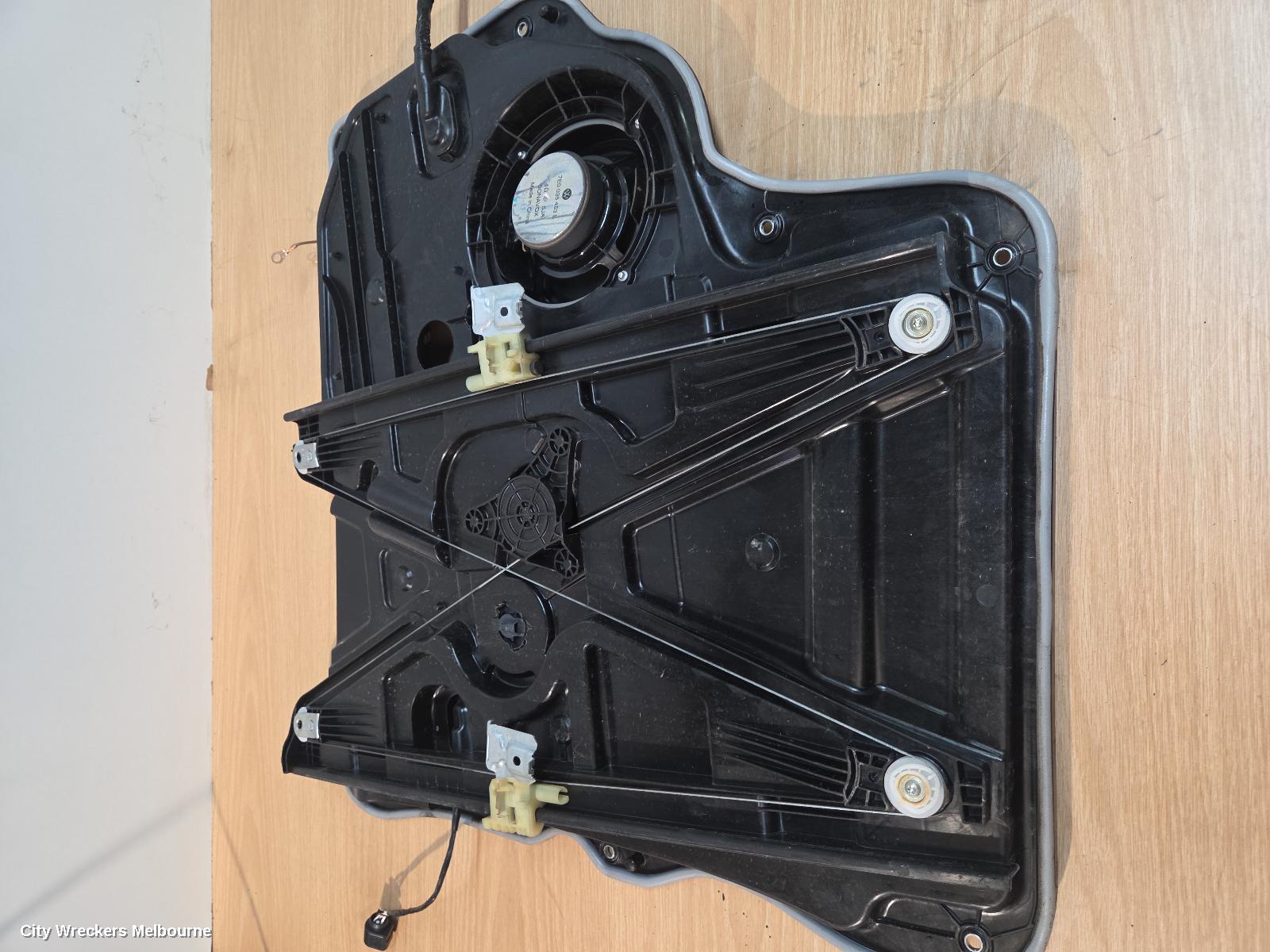 VOLKSWAGEN TRANSPORTER RIGHT FRONT WINDOW REG/MOTOR, T6, 07/2015 - 08/2024