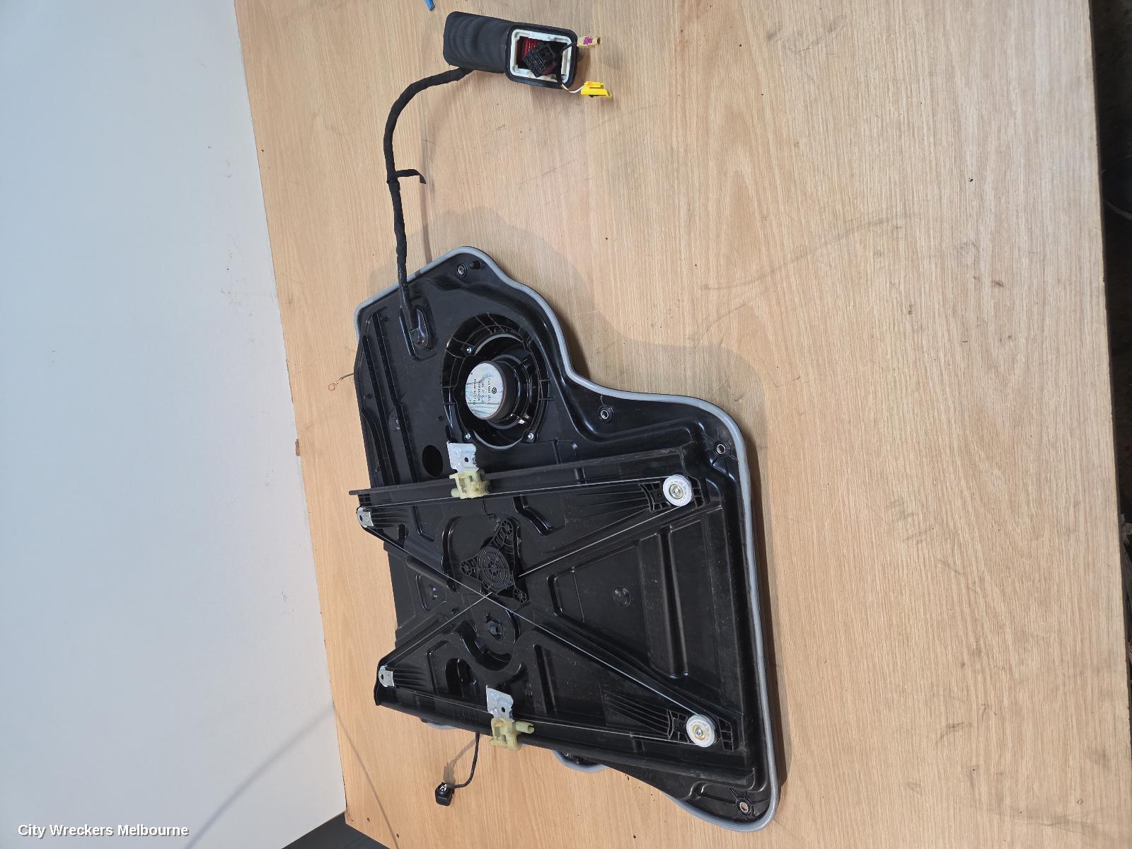 VOLKSWAGEN TRANSPORTER RIGHT FRONT WINDOW REG/MOTOR, T6, 07/2015 - 08/2024