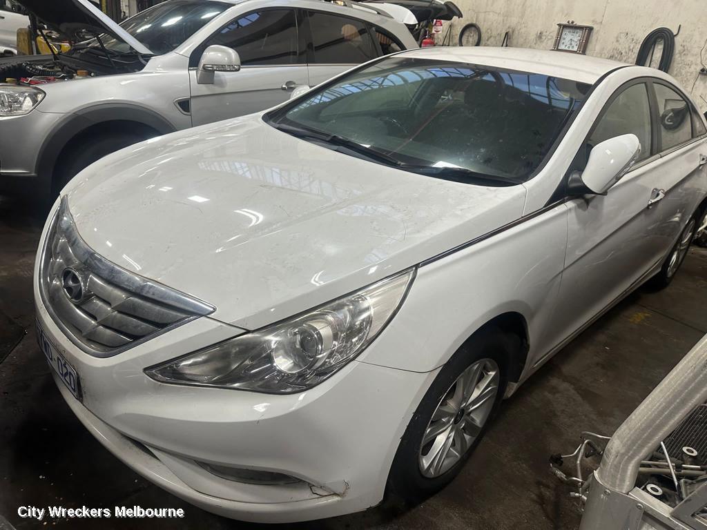 HYUNDAI I45 LEFT HEADLAMP, YF, 02/2010 - 04/2014