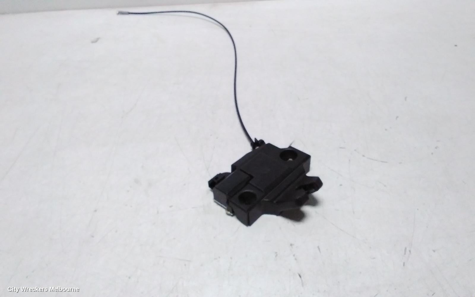 TOYOTA CAMRY DOOR/BOOT/GATE LOCK, BOOTLID LOCK, XV70, 09/2017 - 05/2024
