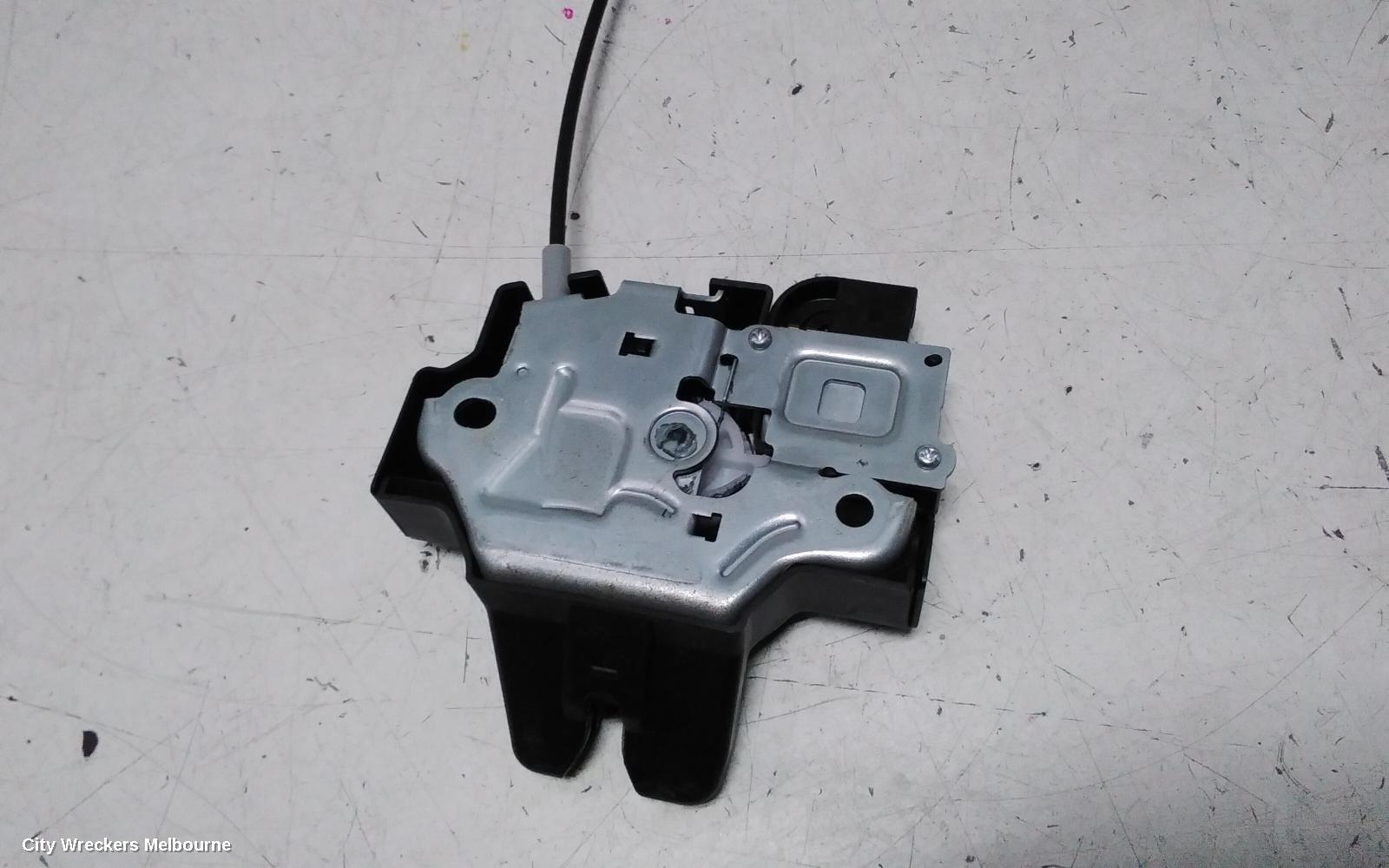 TOYOTA CAMRY DOOR/BOOT/GATE LOCK, BOOTLID LOCK, XV70, 09/2017 - 05/2024
