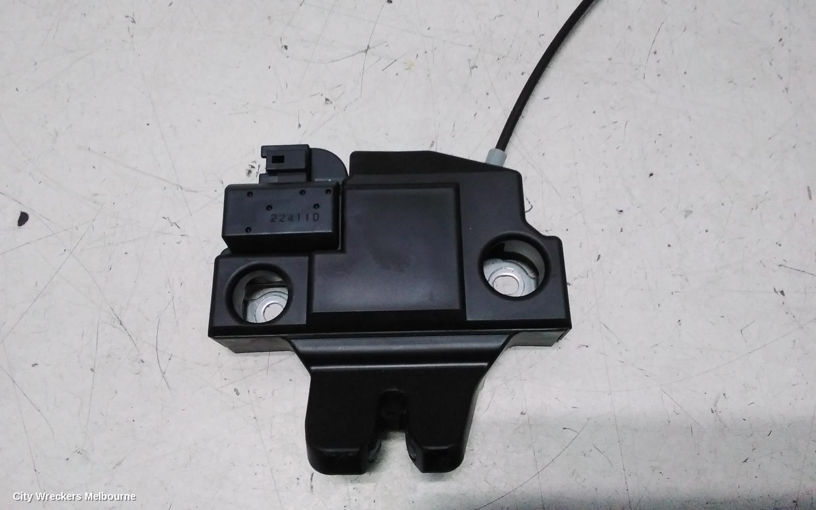 TOYOTA CAMRY DOOR/BOOT/GATE LOCK, BOOTLID LOCK, XV70, 09/2017 - 05/2024