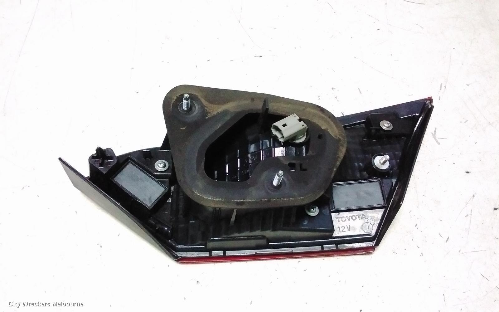 TOYOTA CAMRY REAR GARNISH, BOOTLID LAMP (LH SIDE), HALOGEN TYPE, XV70, 02/2021 - 05/2024