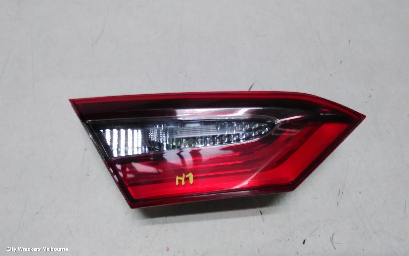 TOYOTA CAMRY REAR GARNISH, BOOTLID LAMP (LH SIDE), HALOGEN TYPE, XV70, 02/2021 - 05/2024