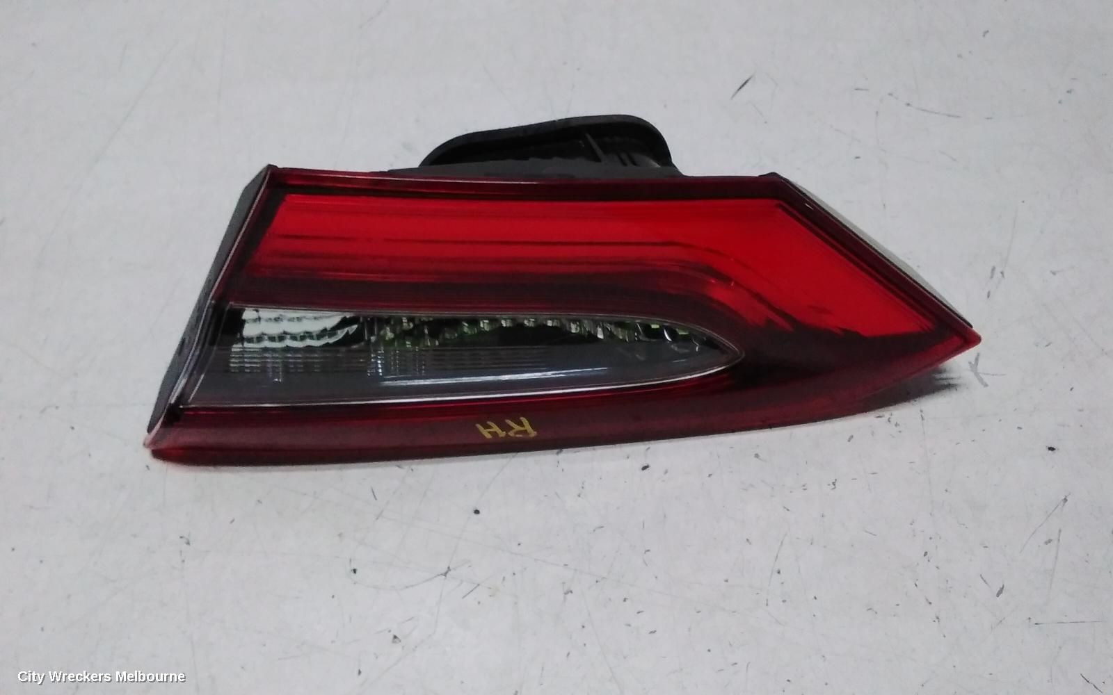 TOYOTA CAMRY REAR GARNISH, BOOTLID LAMP (RH SIDE), HALOGEN TYPE, XV70, 02/2021 - 05/2024