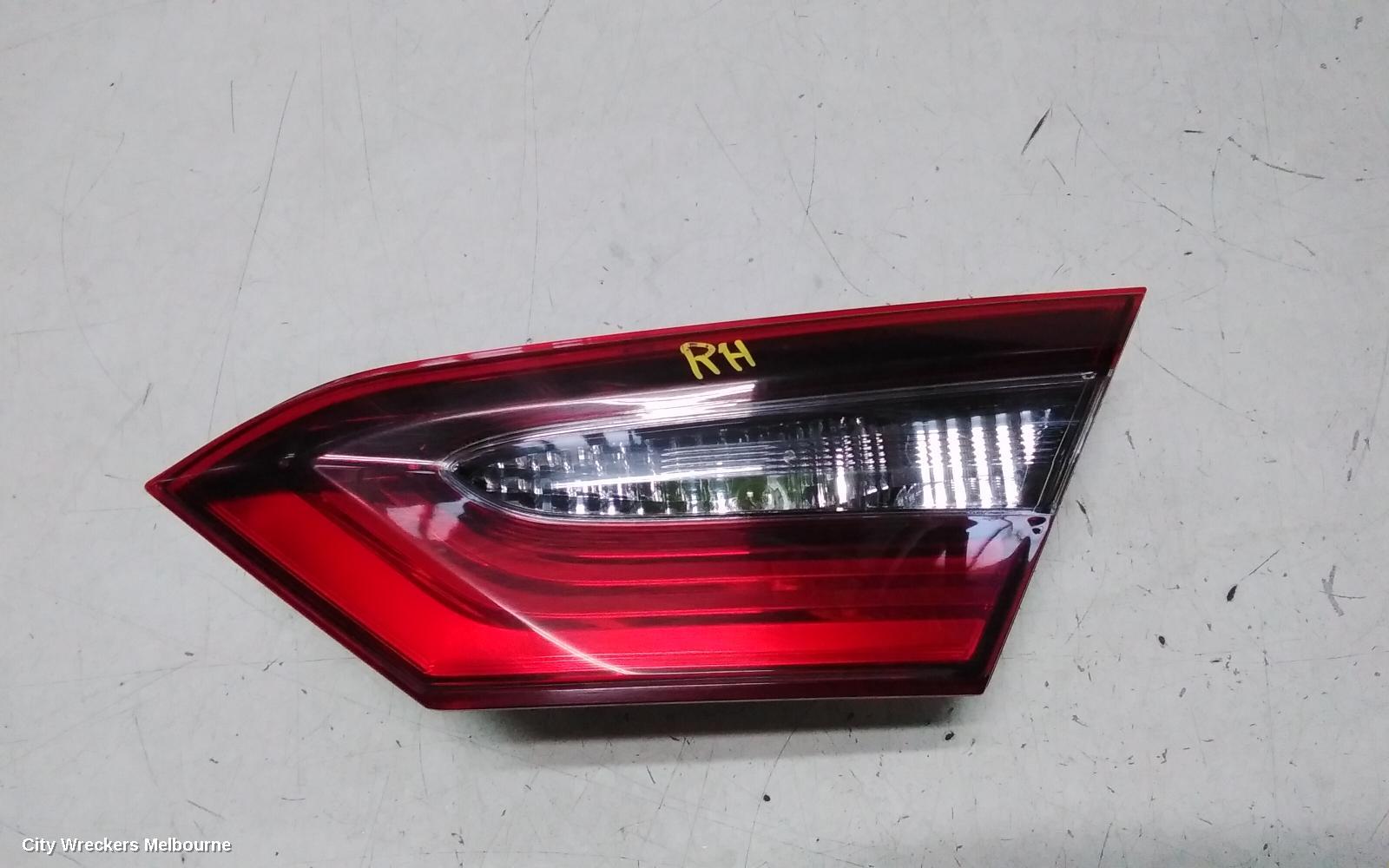 TOYOTA CAMRY REAR GARNISH, BOOTLID LAMP (RH SIDE), HALOGEN TYPE, XV70, 02/2021 - 05/2024