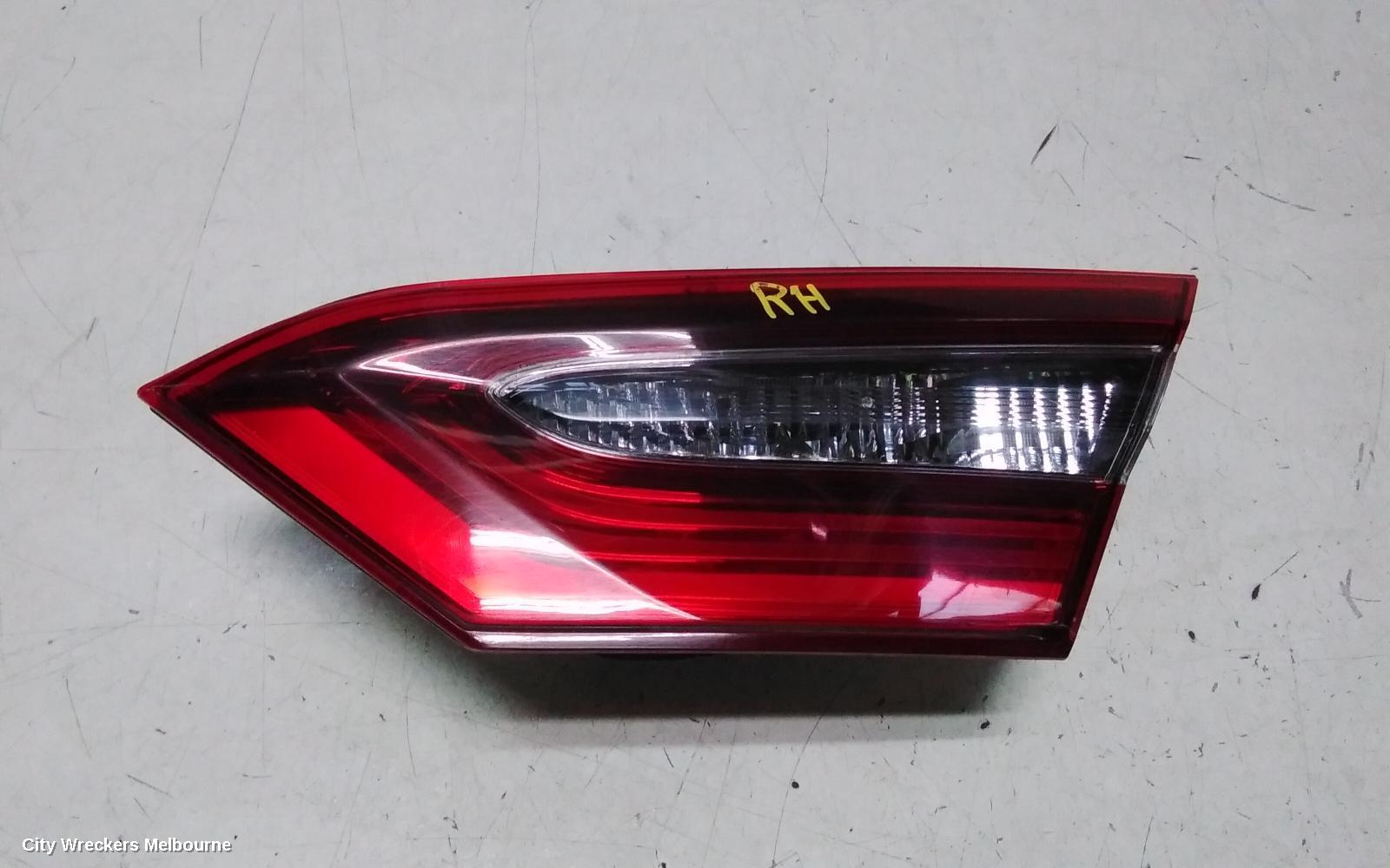 TOYOTA CAMRY REAR GARNISH, BOOTLID LAMP (RH SIDE), HALOGEN TYPE, XV70, 02/2021 - 05/2024