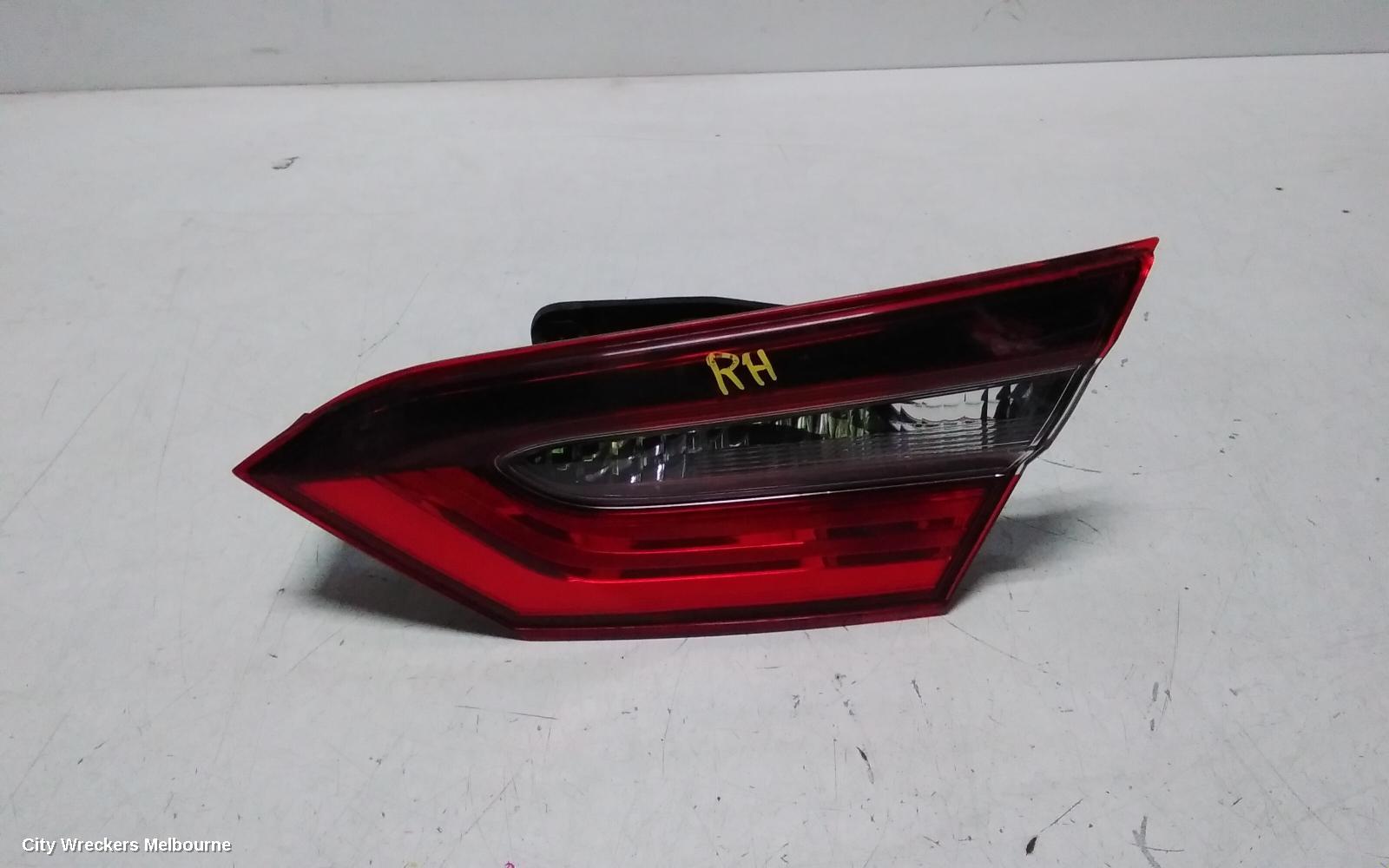 TOYOTA CAMRY REAR GARNISH, BOOTLID LAMP (RH SIDE), HALOGEN TYPE, XV70, 02/2021 - 05/2024