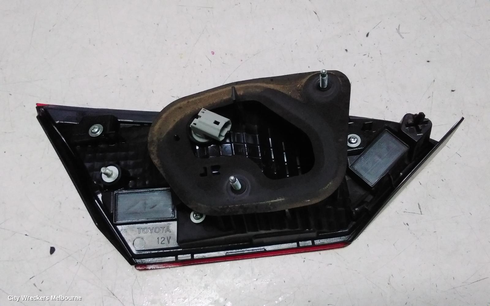 TOYOTA CAMRY REAR GARNISH, BOOTLID LAMP (RH SIDE), HALOGEN TYPE, XV70, 02/2021 - 05/2024