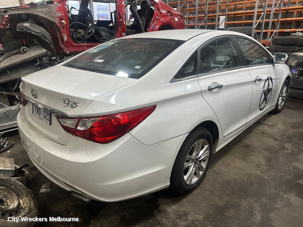 HYUNDAI I45 LEFT HEADLAMP, YF, 02/2010 - 04/2014