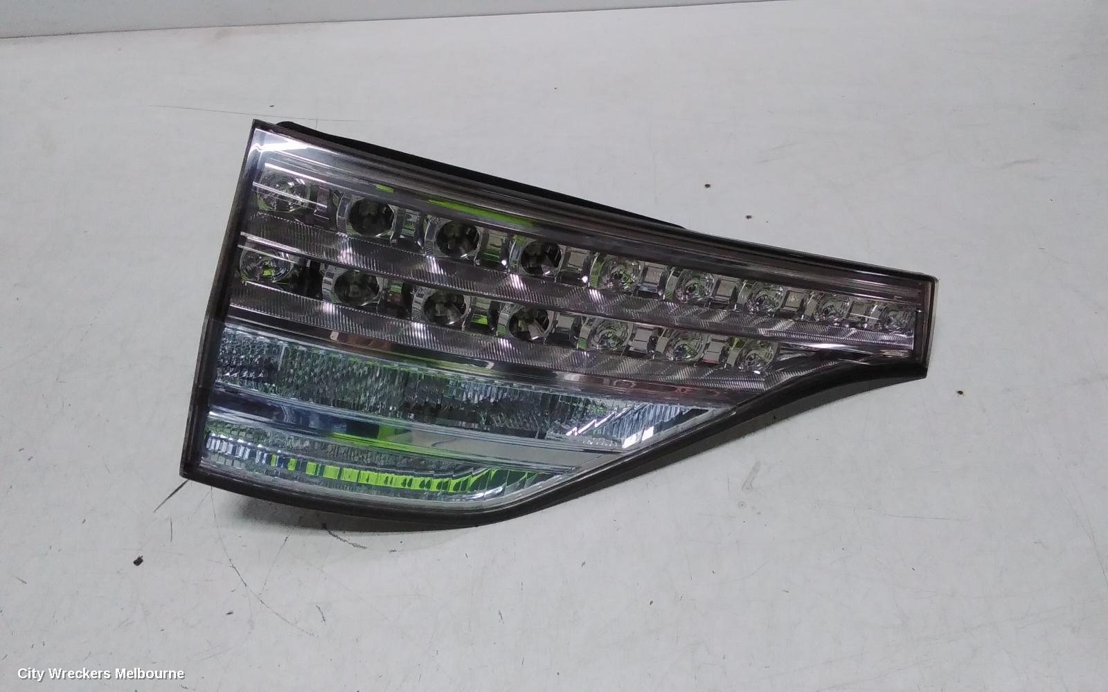 TOYOTA ESTIMA REAR GARNISH, TAILGATE LAMP (LH SIDE), XR50, CLEAR, LENS# 28-197, 05-15 (IMPORT)