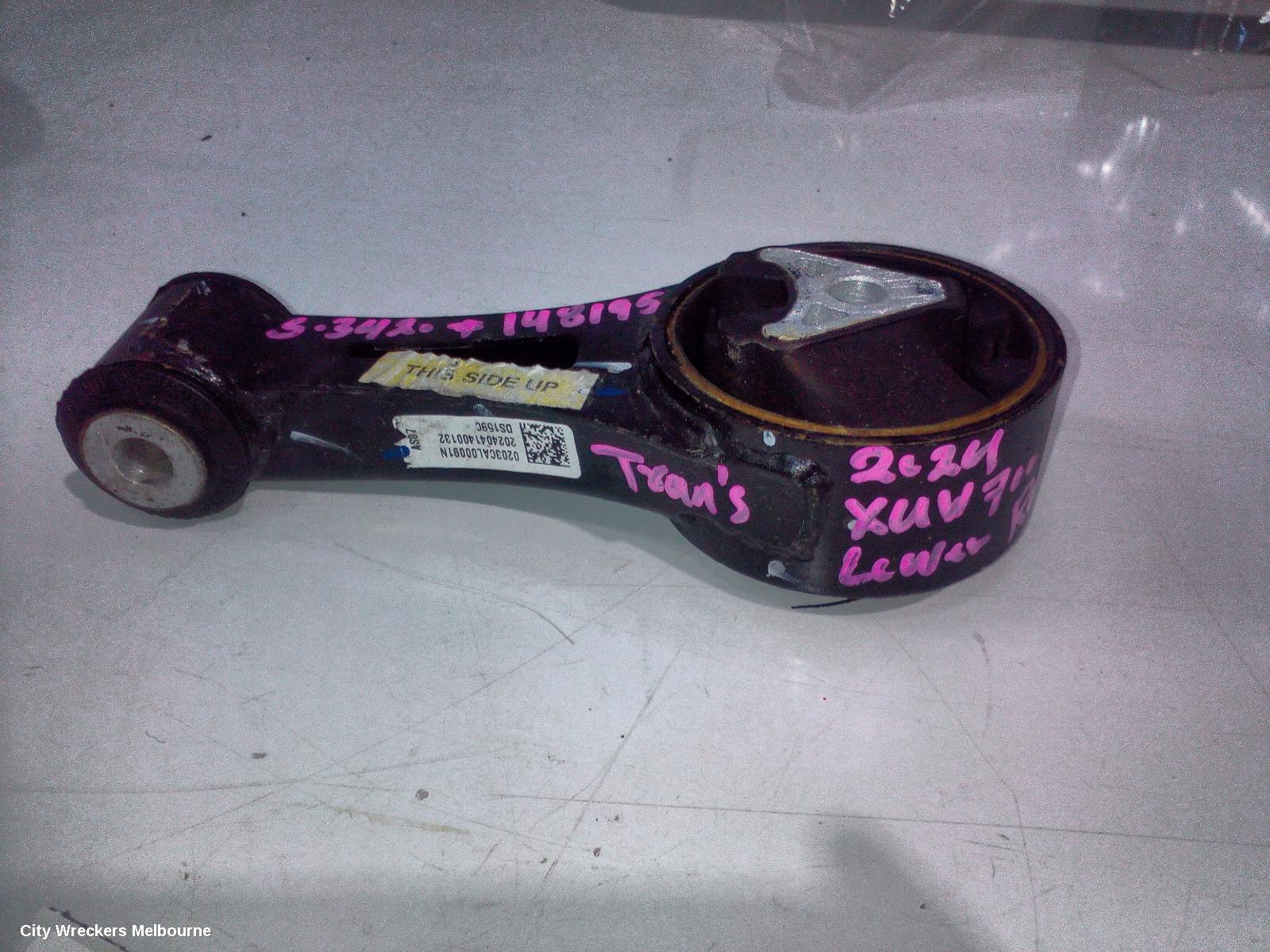 MAHINDRA XUV700 MOUNT, W601, 01/2023 ONWARDS