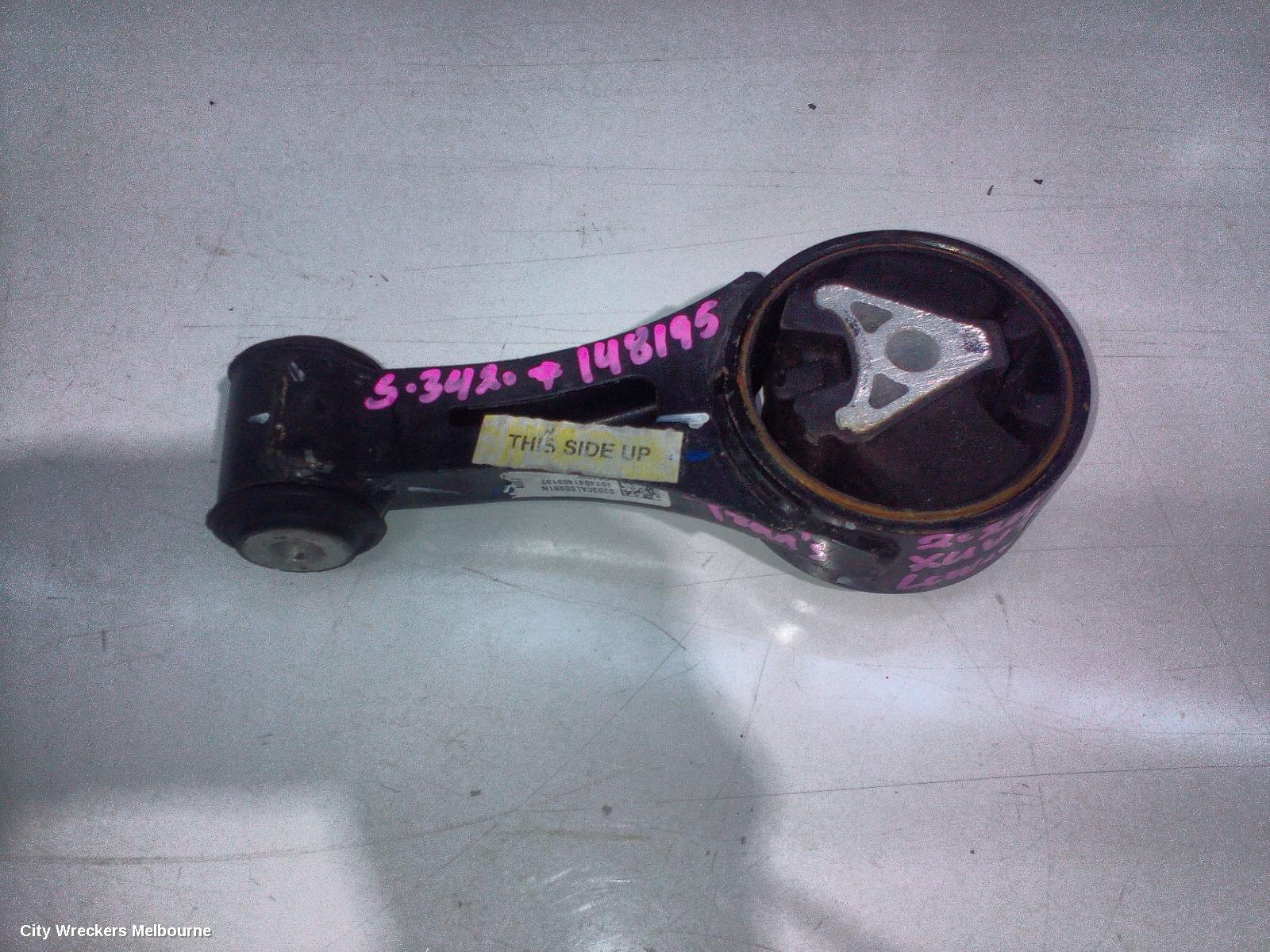 MAHINDRA XUV700 MOUNT, W601, 01/2023 ONWARDS