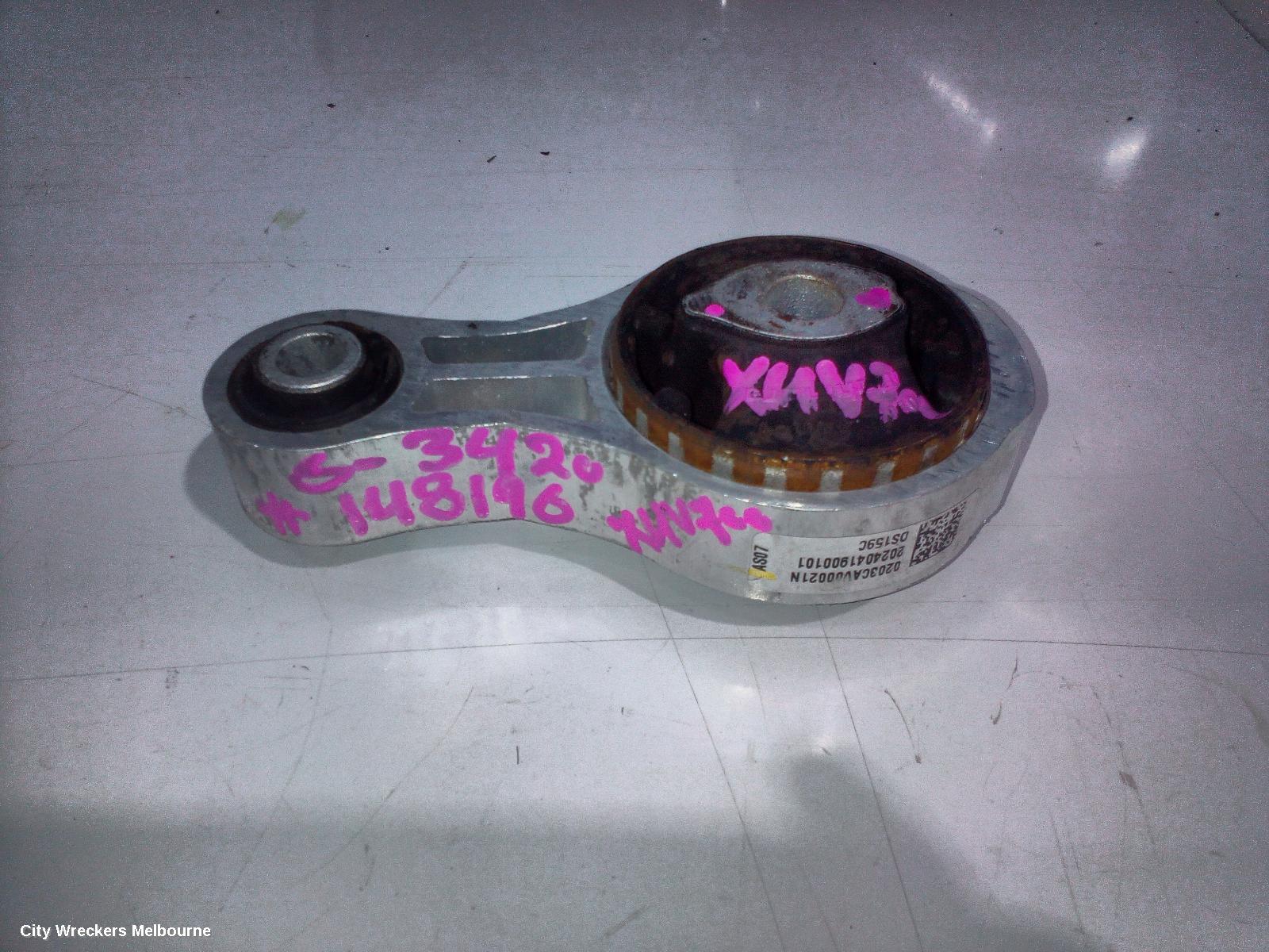MAHINDRA XUV700 MOUNT, W601, 01/2023 ONWARDS