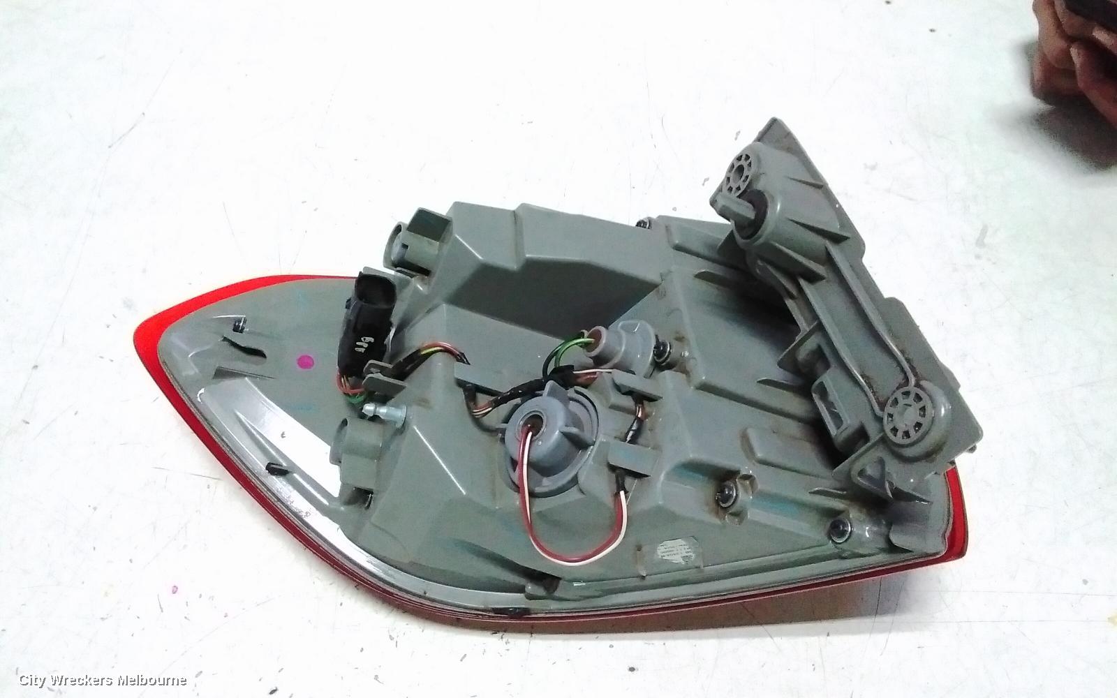 FORD EVEREST RIGHT TAILLIGHT, UA, IN BODY, 07/2015 - 05/2022